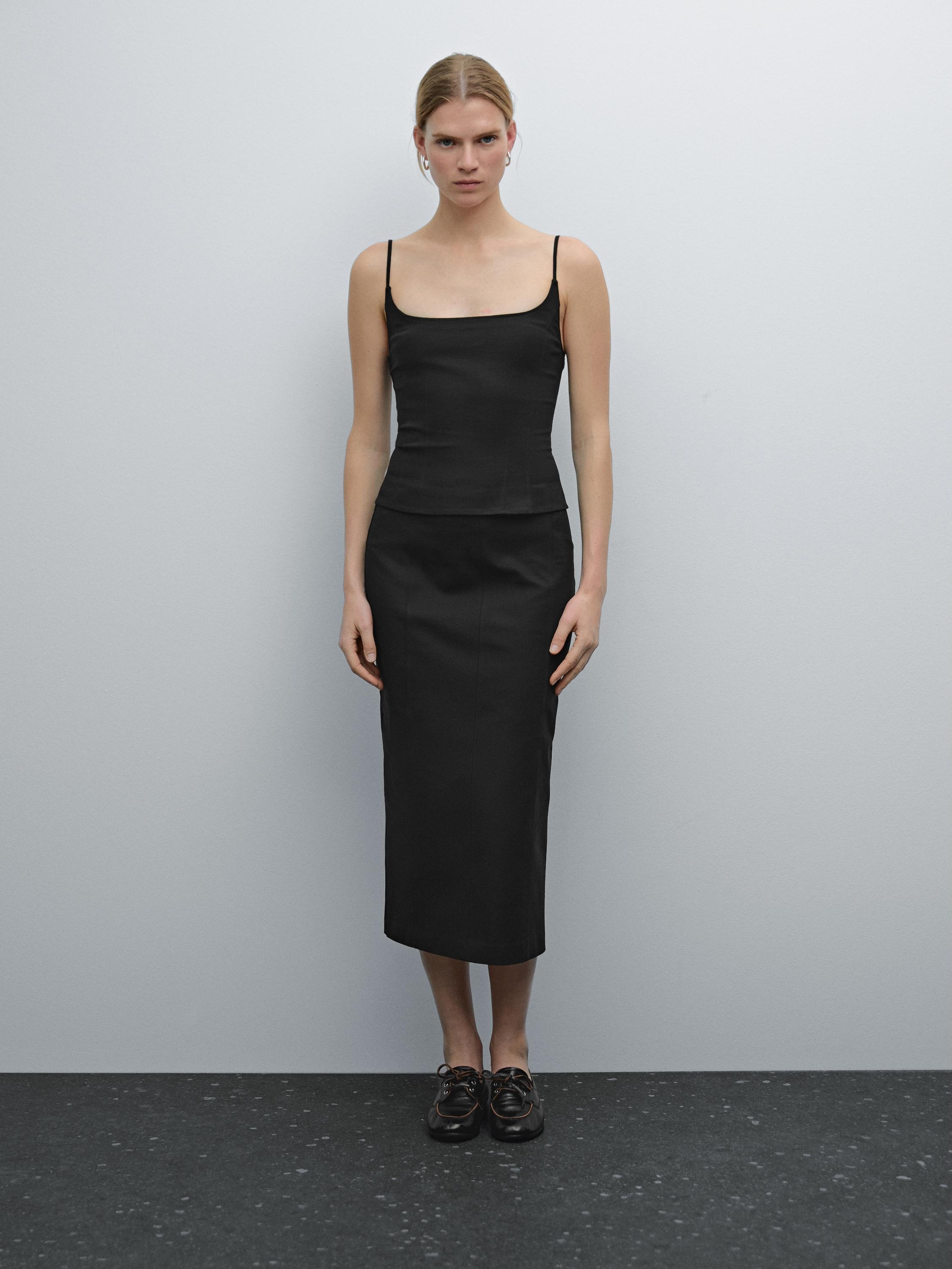 تنورة مستقيمة متوسطة الطول من القطن المخلوط