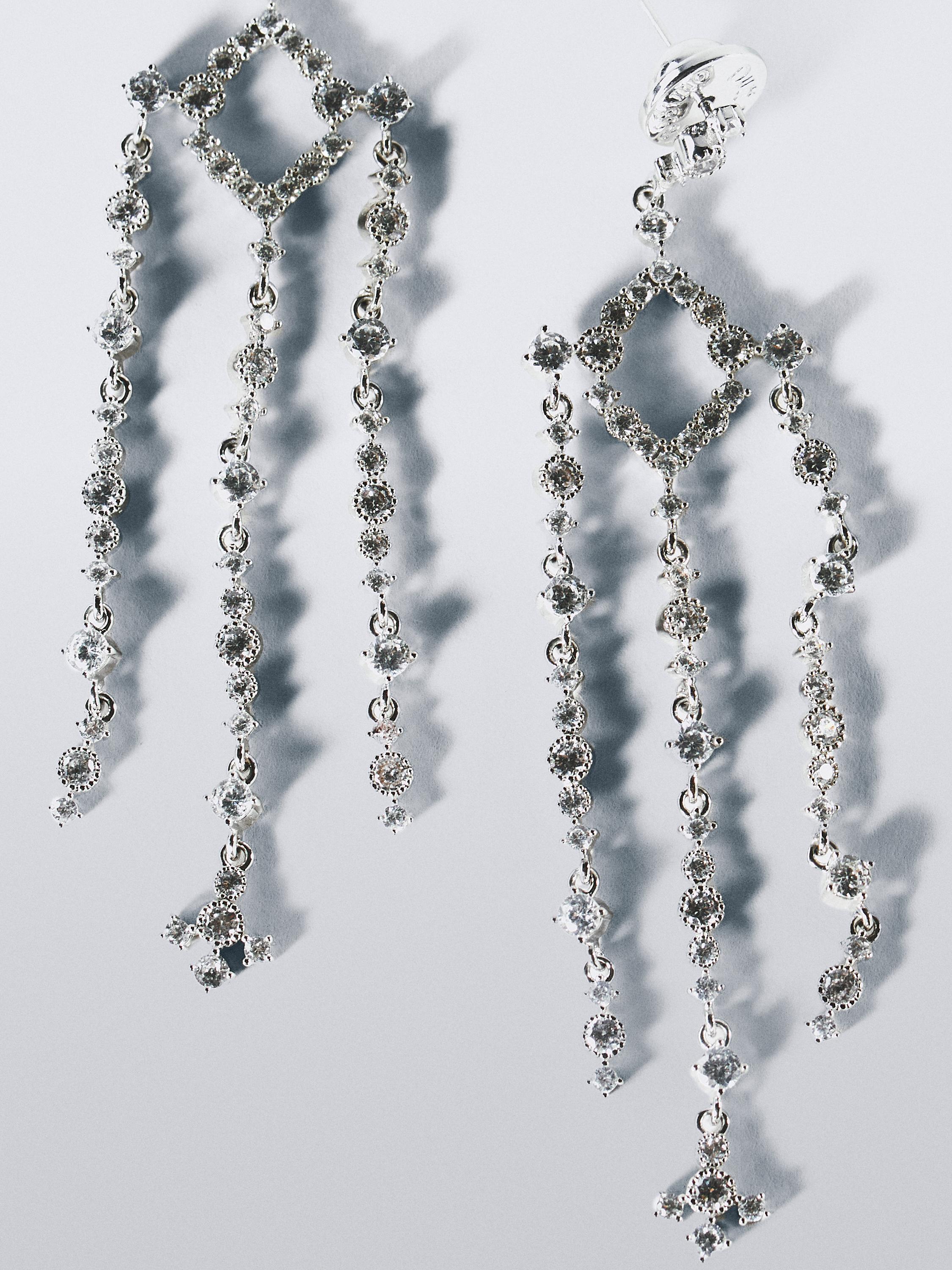 أقراط ثريا بأحجار راين