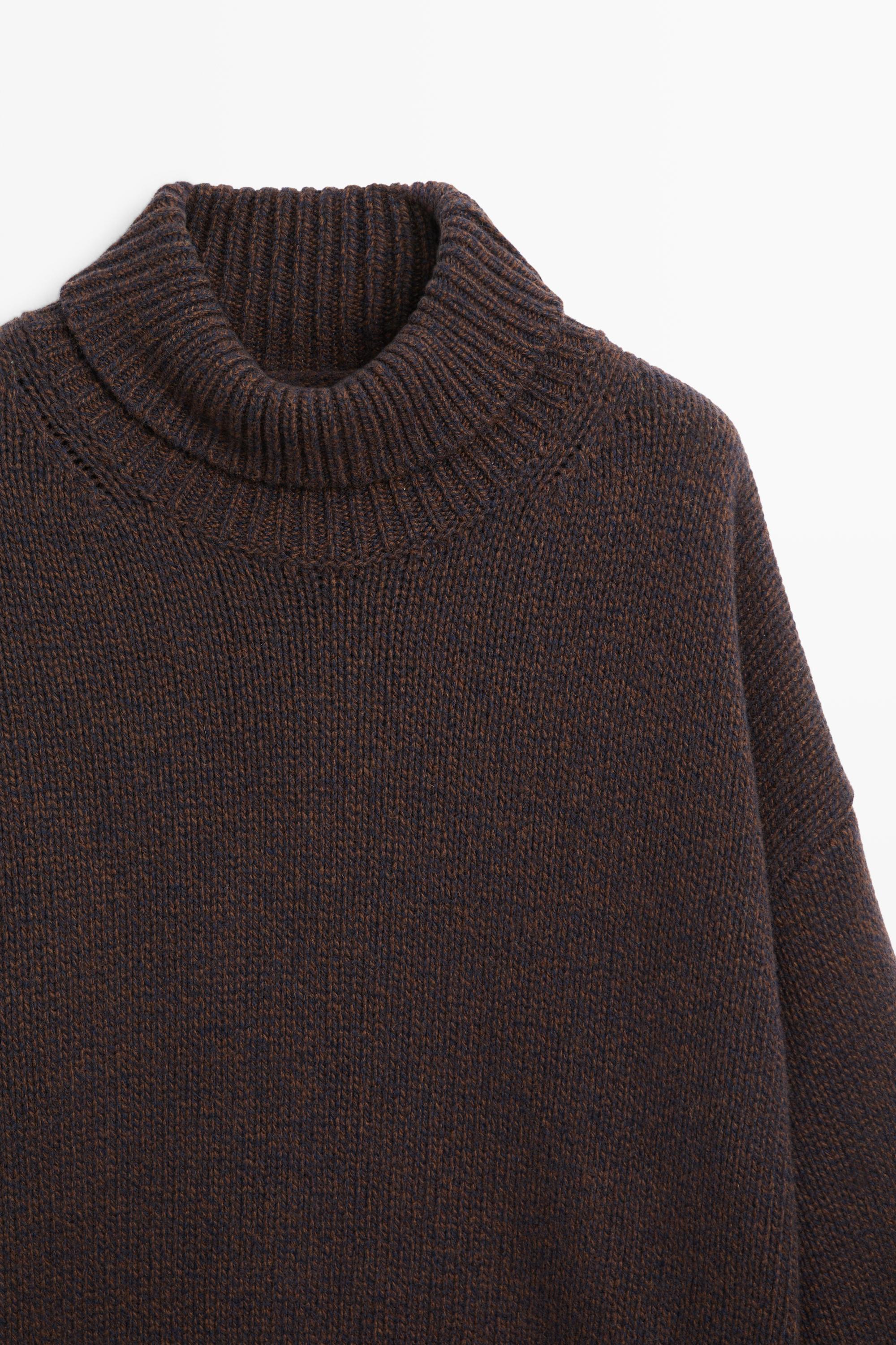 100% wool oversize knit sweater — BROWN