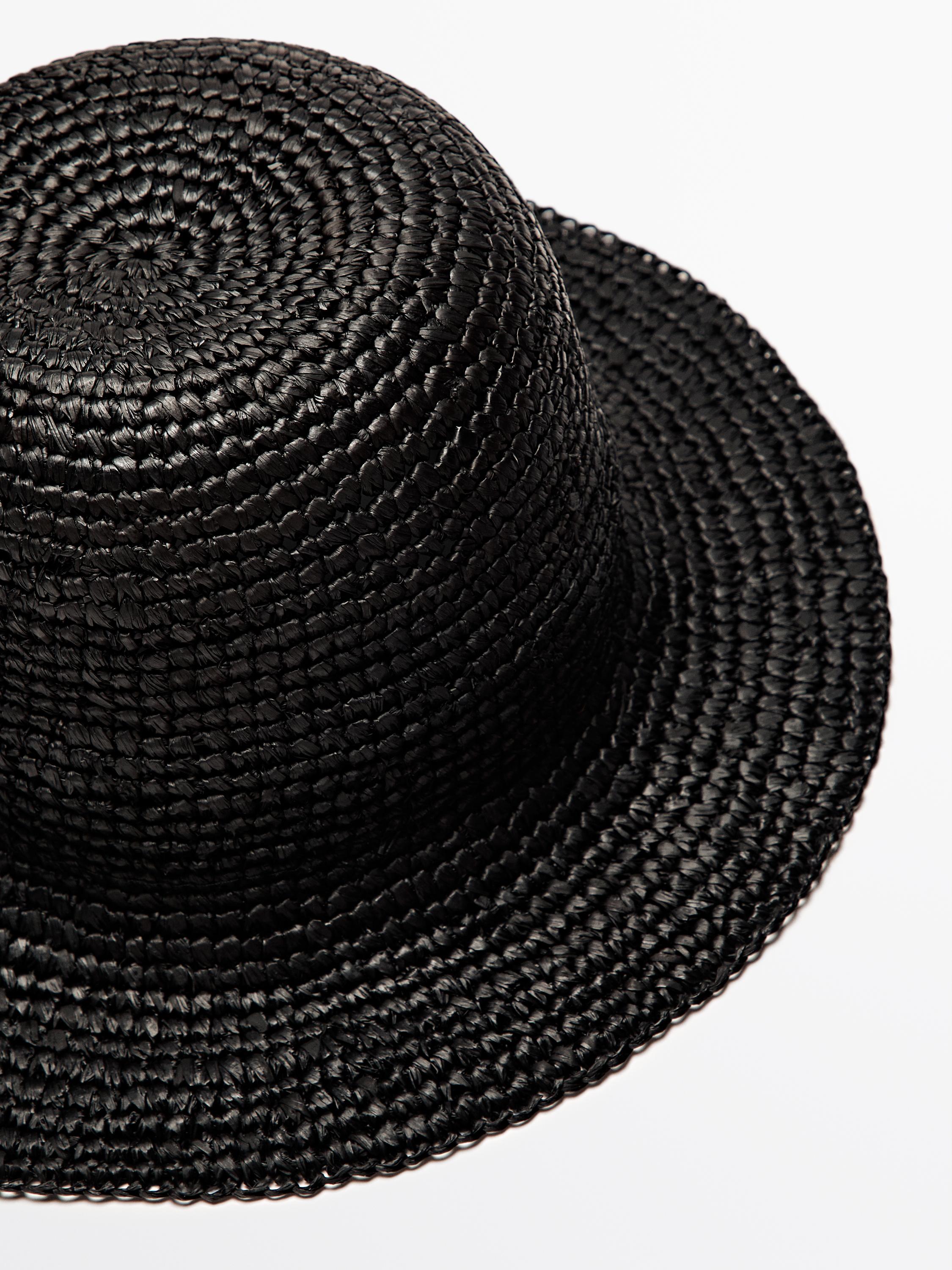 Raffia hat