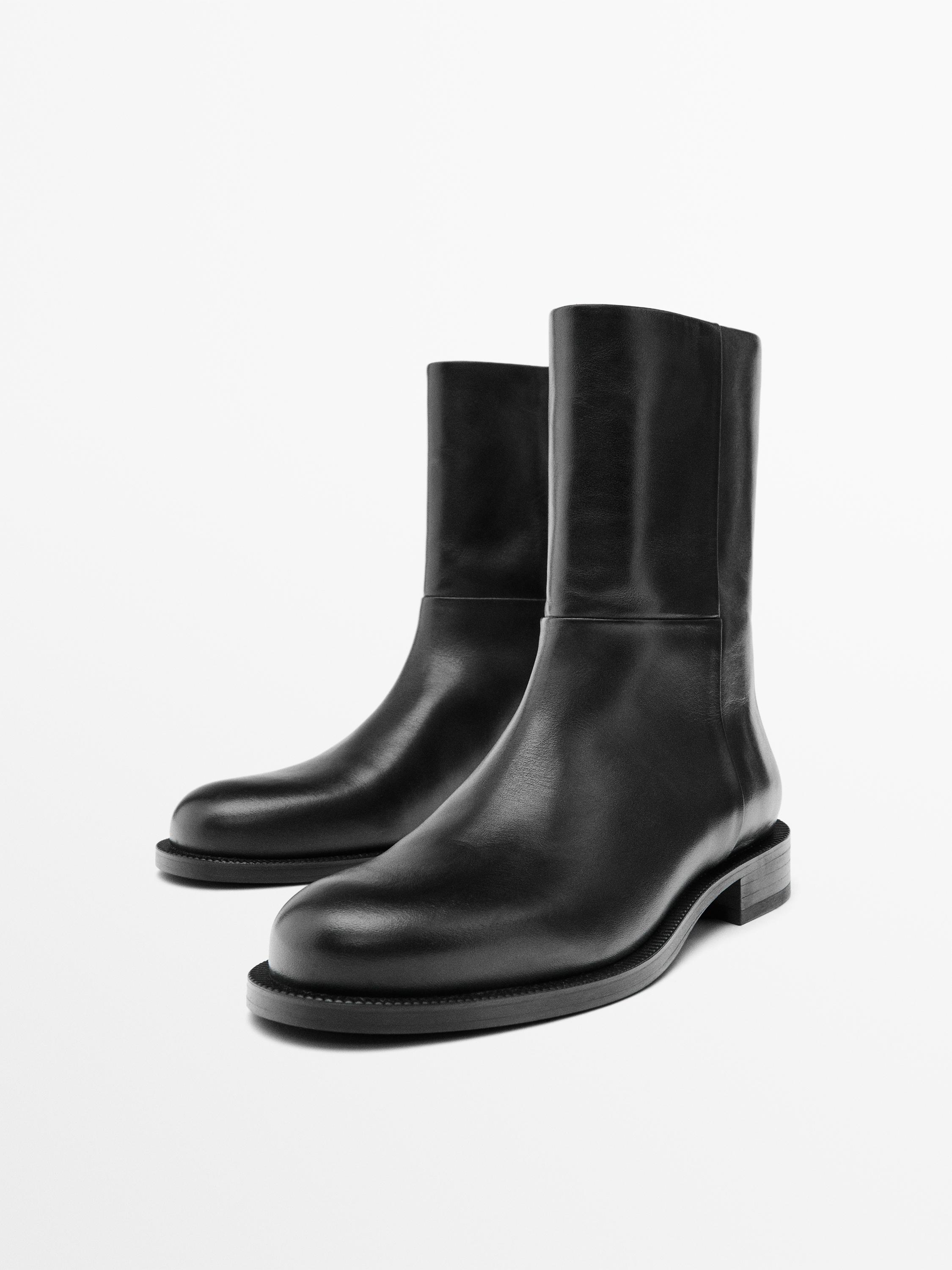 Flat leather ankle boots