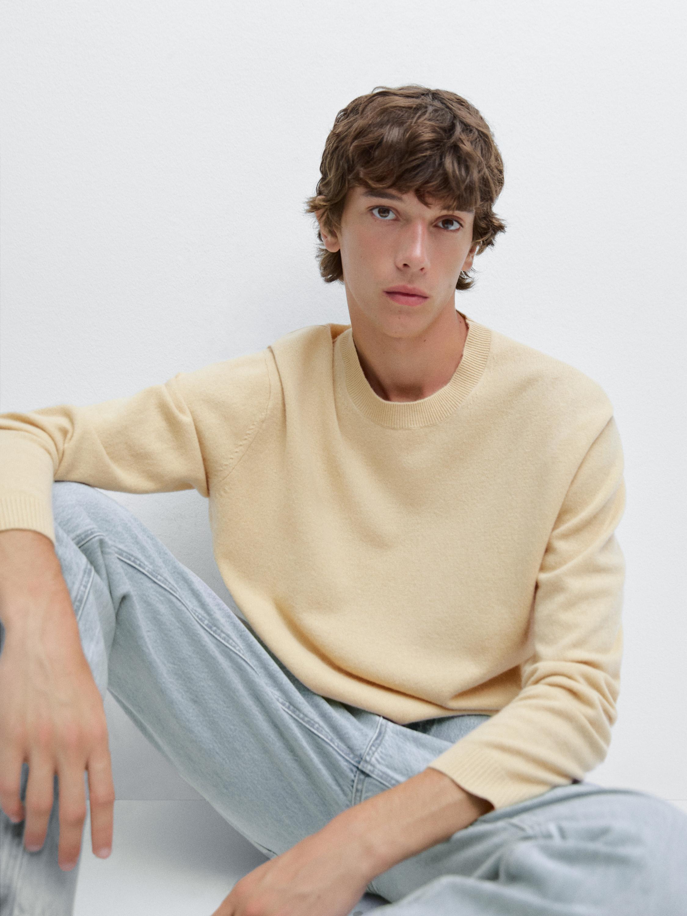 Knitted jumper round neck wool blend