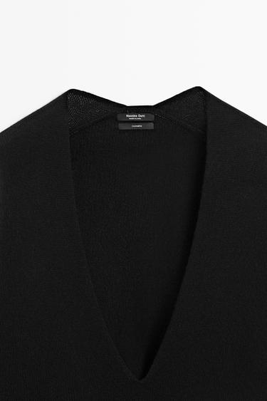 100% Cashmere V-Neck Knit Sweater — BLACK 9