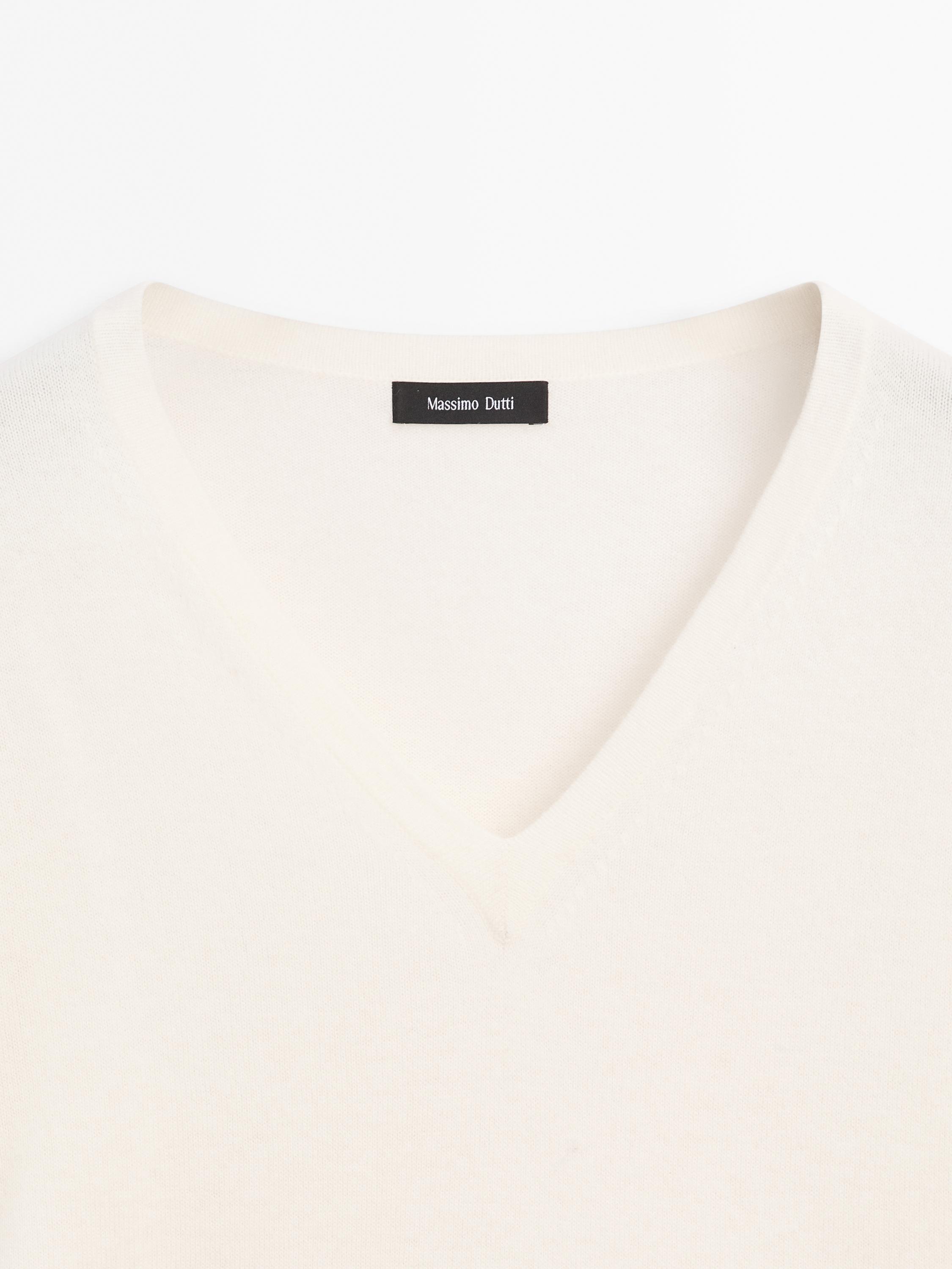 Wool blend V-neck sweater
