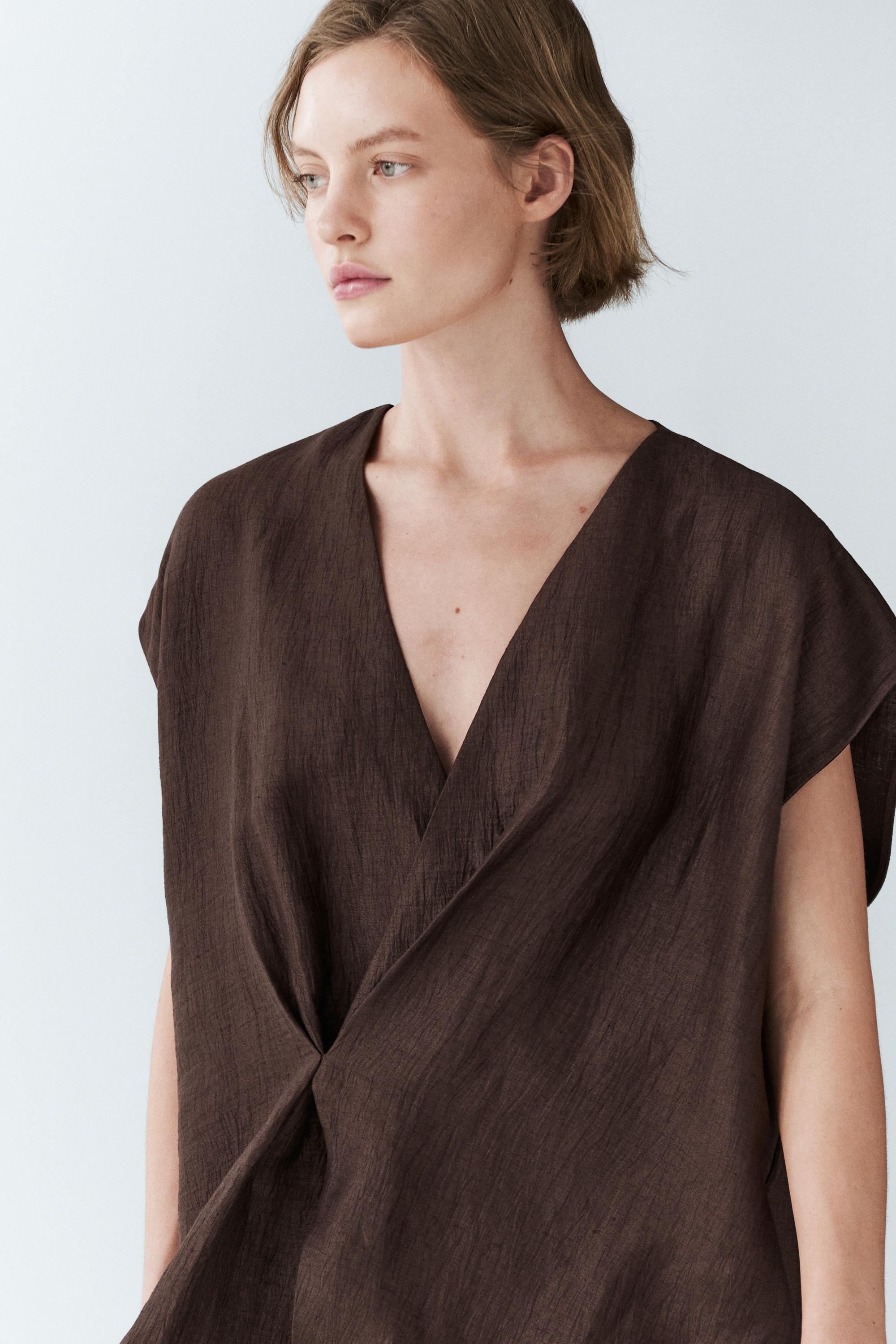 Fluid linen blend crossover kimono