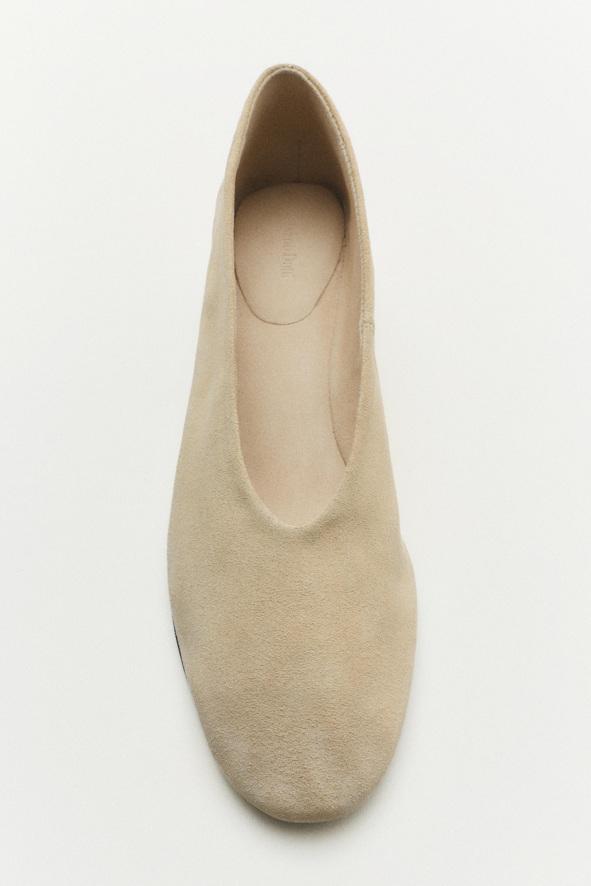 Split suede leather heel shoe — CREAM