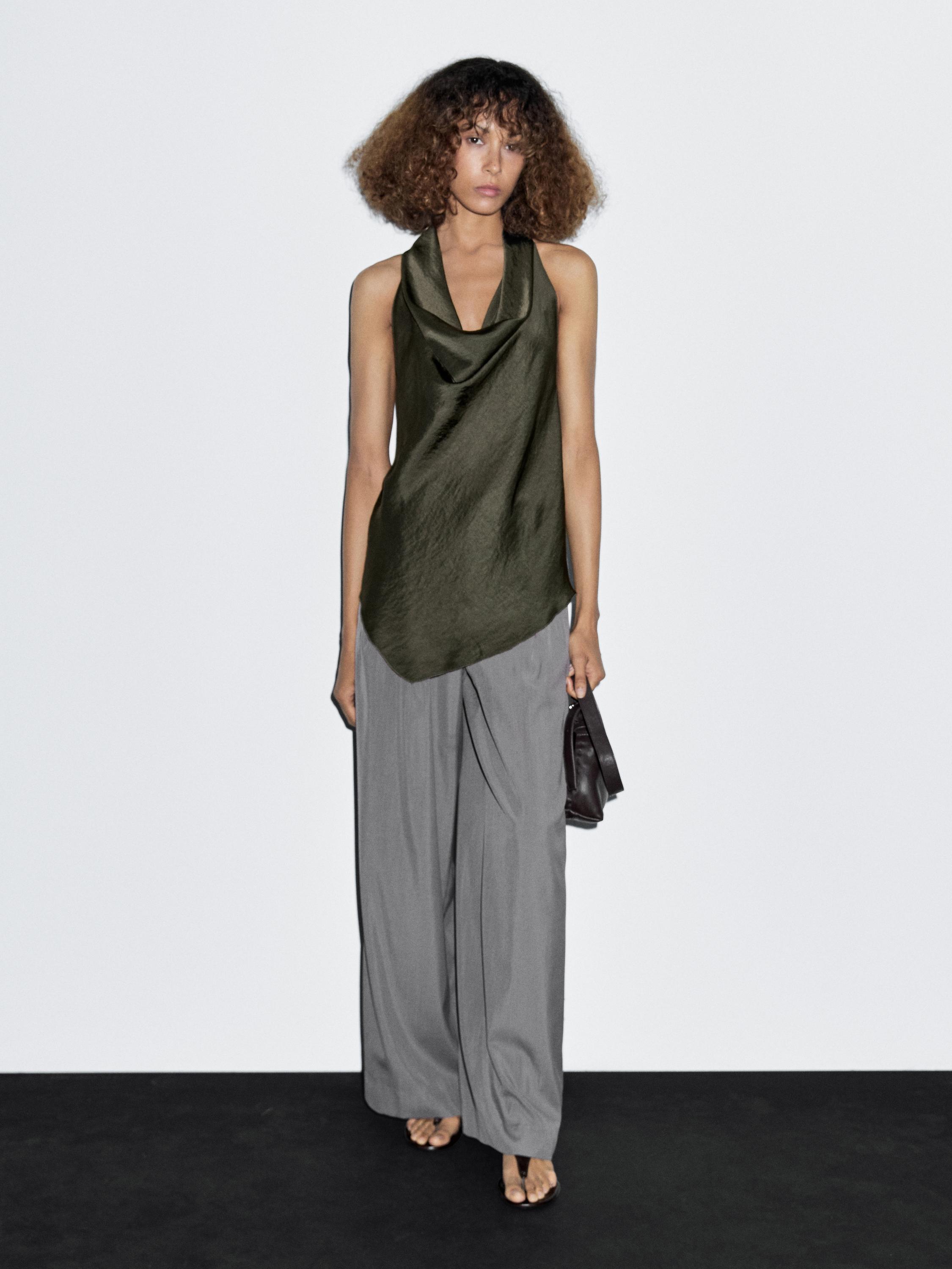 Flowing trousers with darts