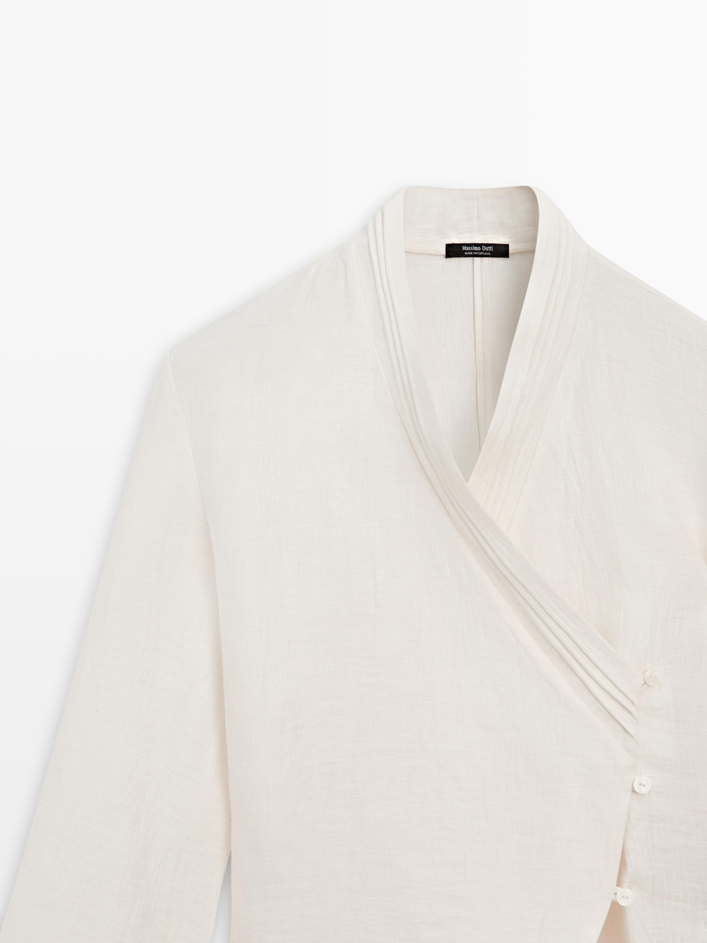 Kimono pha vải lanh có chi tiết ve áo