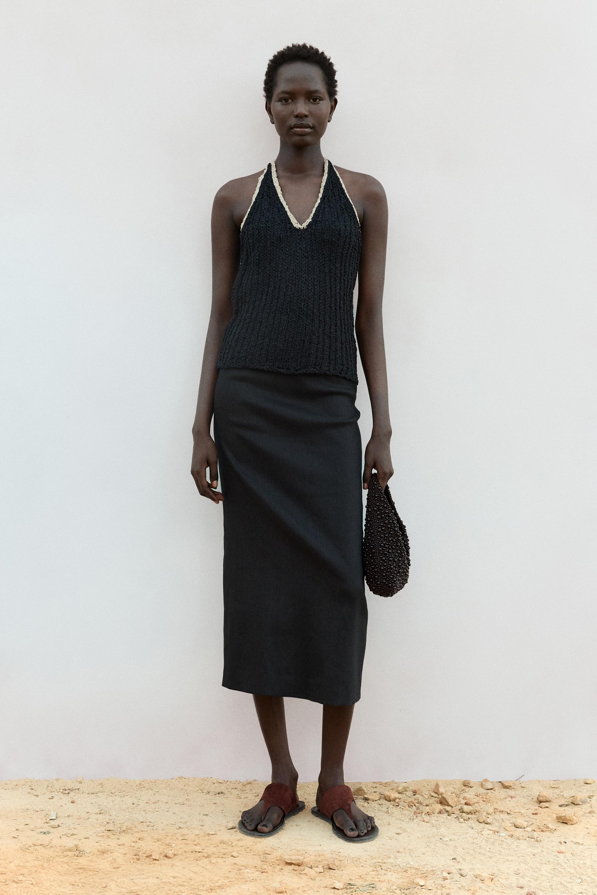 Contrast knit halter top — BLACK