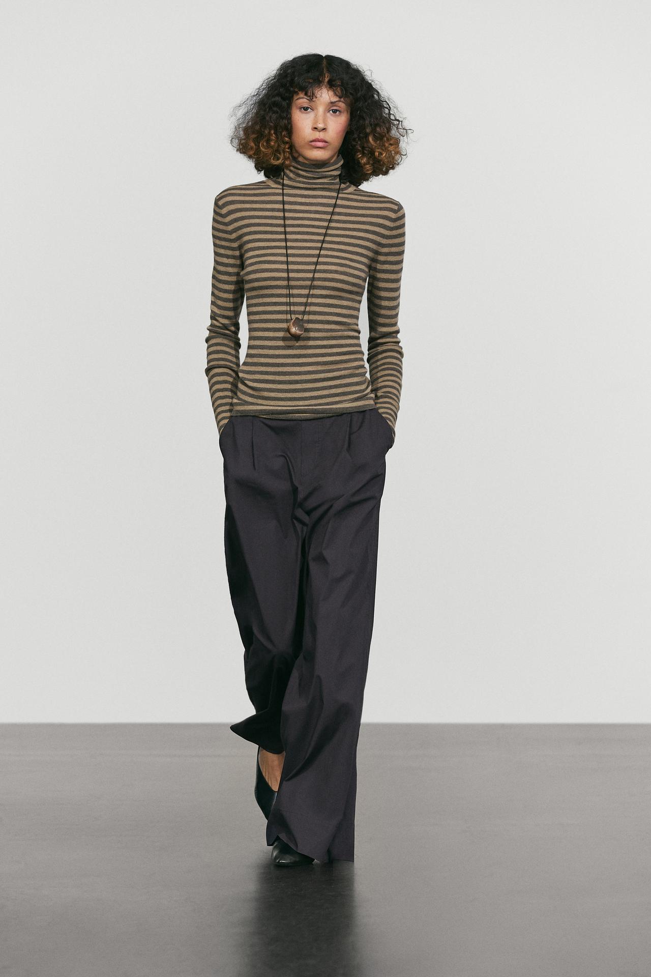 Striped turtleneck knit sweater — MOLE BROWN