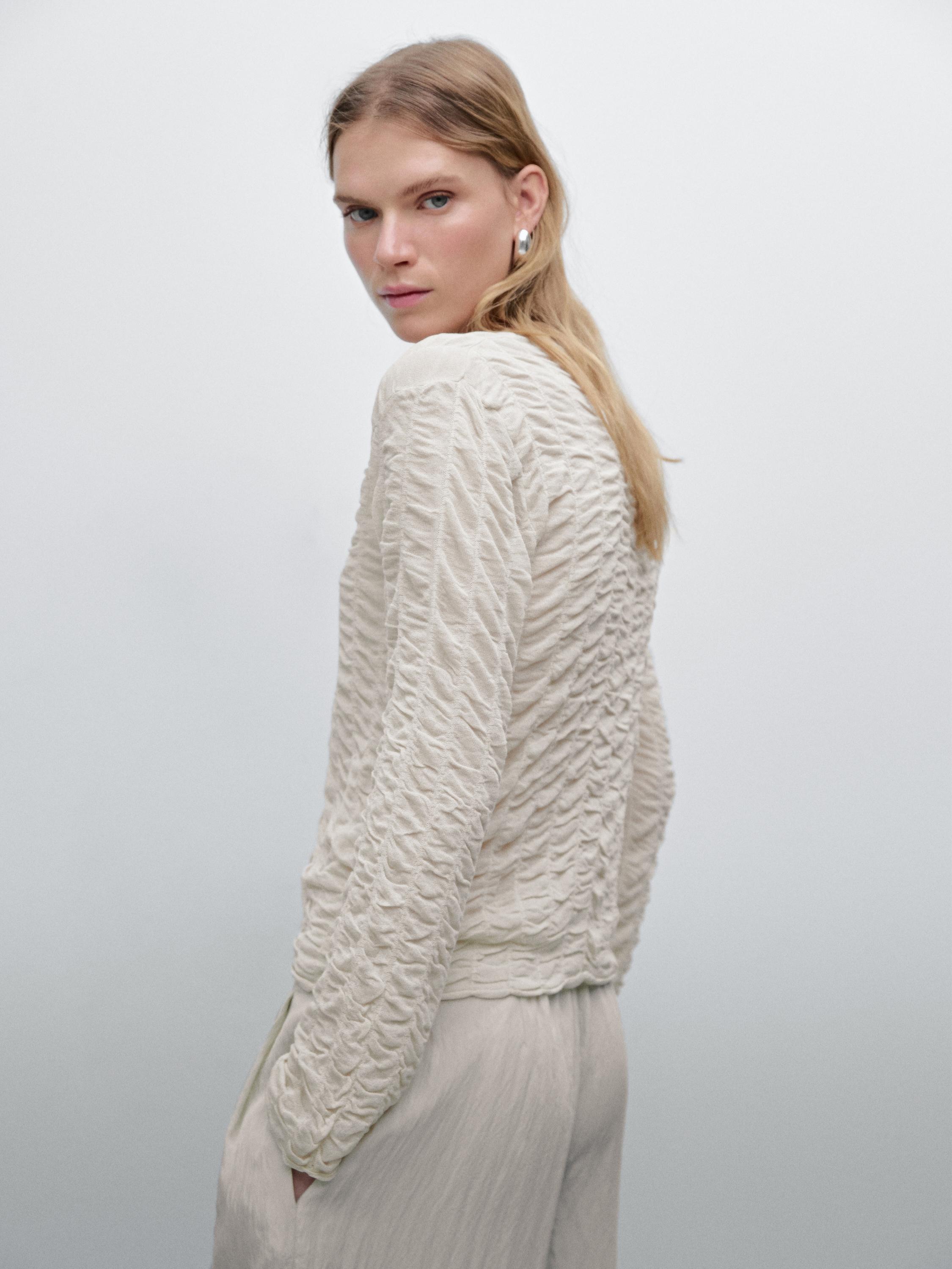 كارديغان ضيق مفصل بكشكش