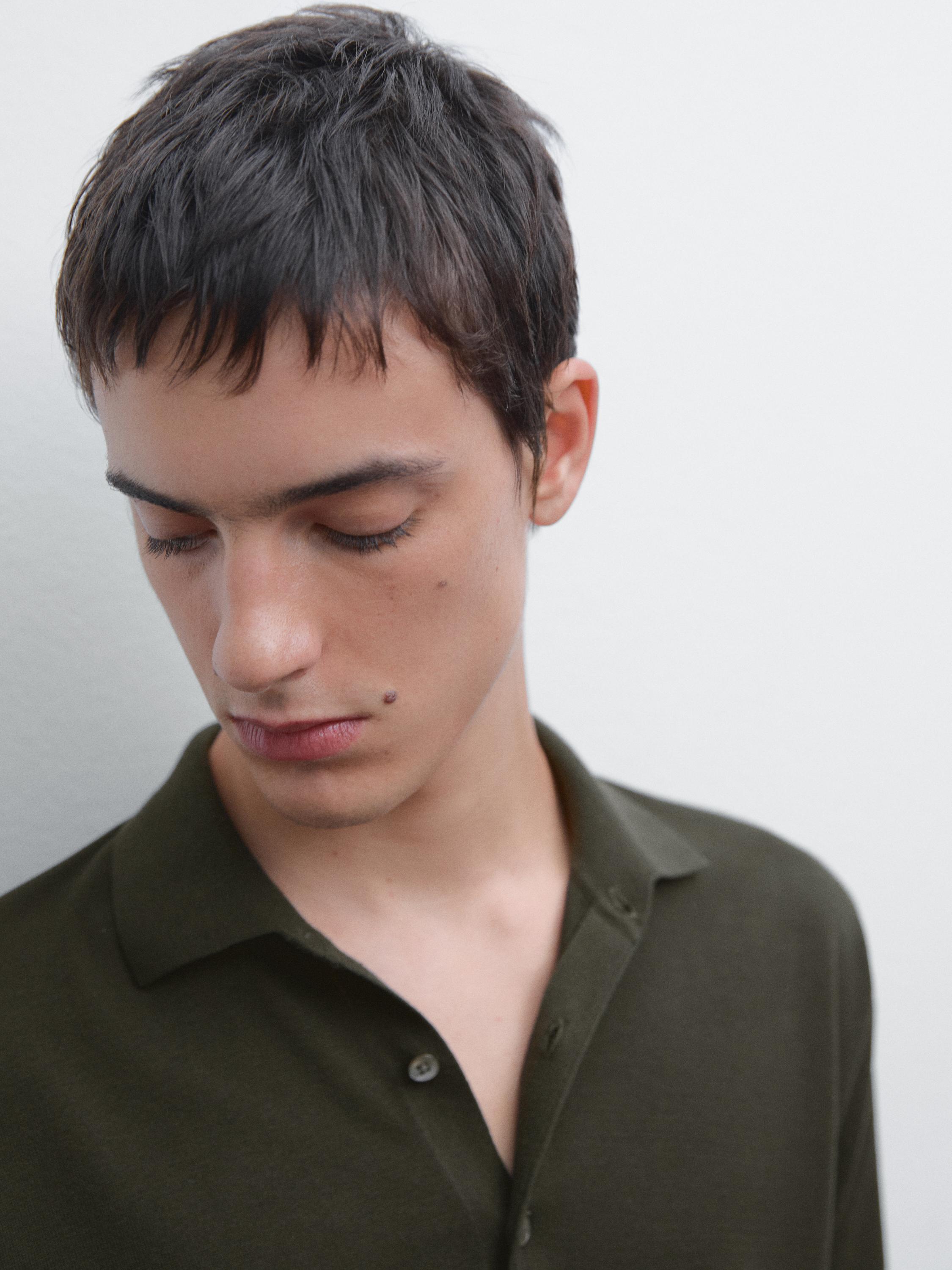 Short sleeve knit polo shirt