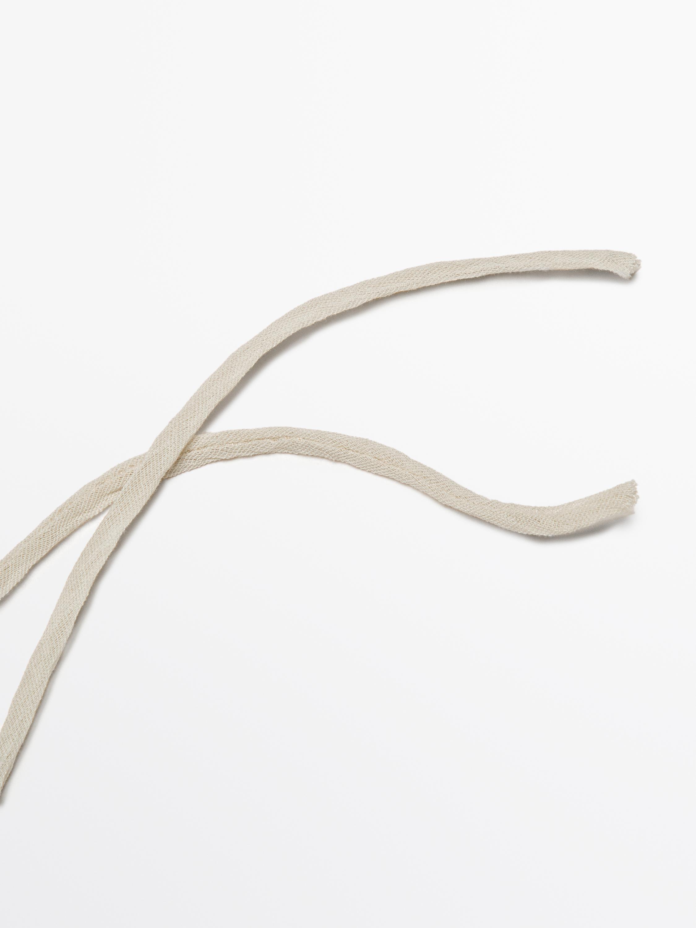Choker necklace with flower detail - Studio