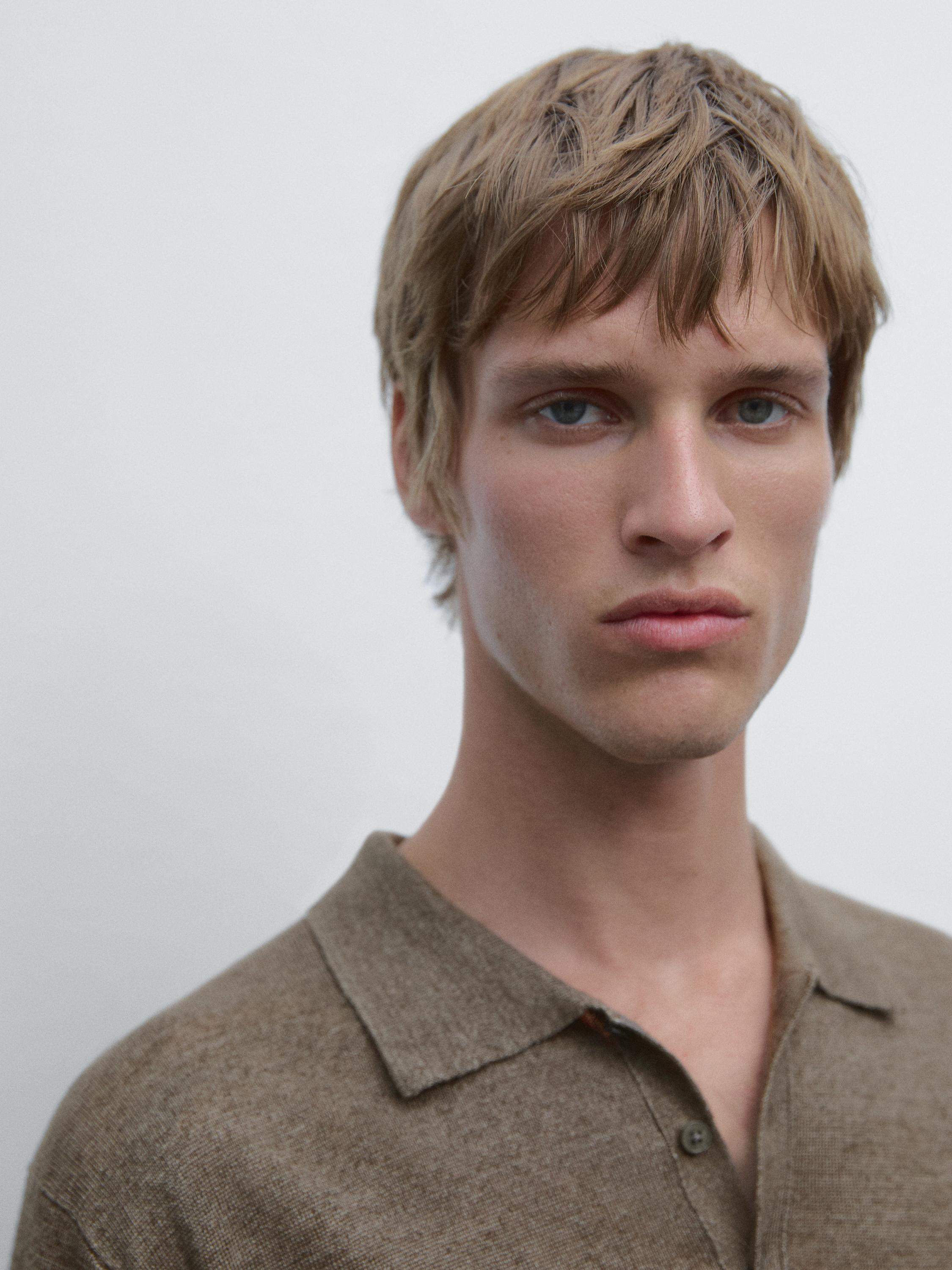 قميص بولو محاك من الكتان