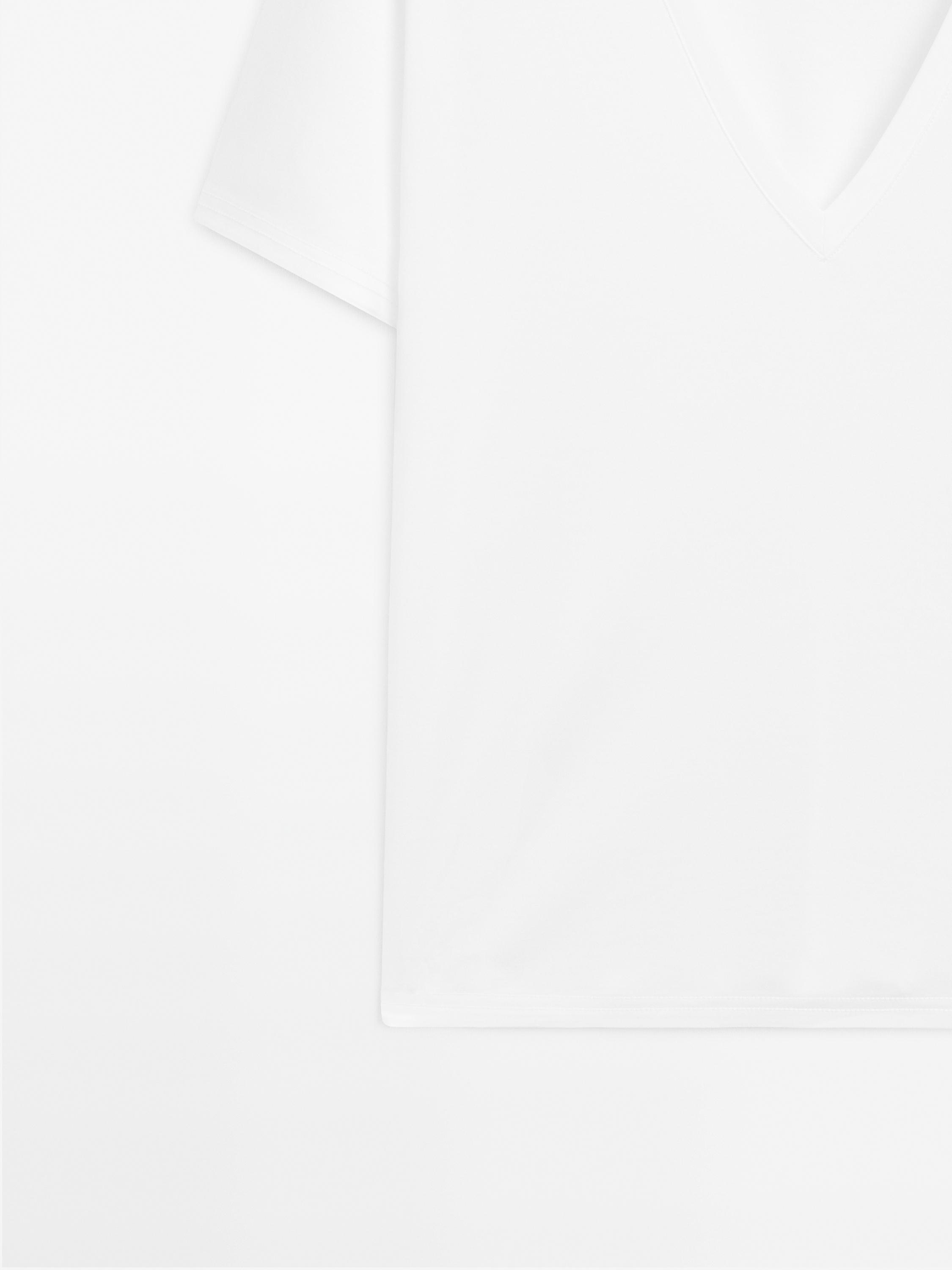 Flowing V-neck T-shirt