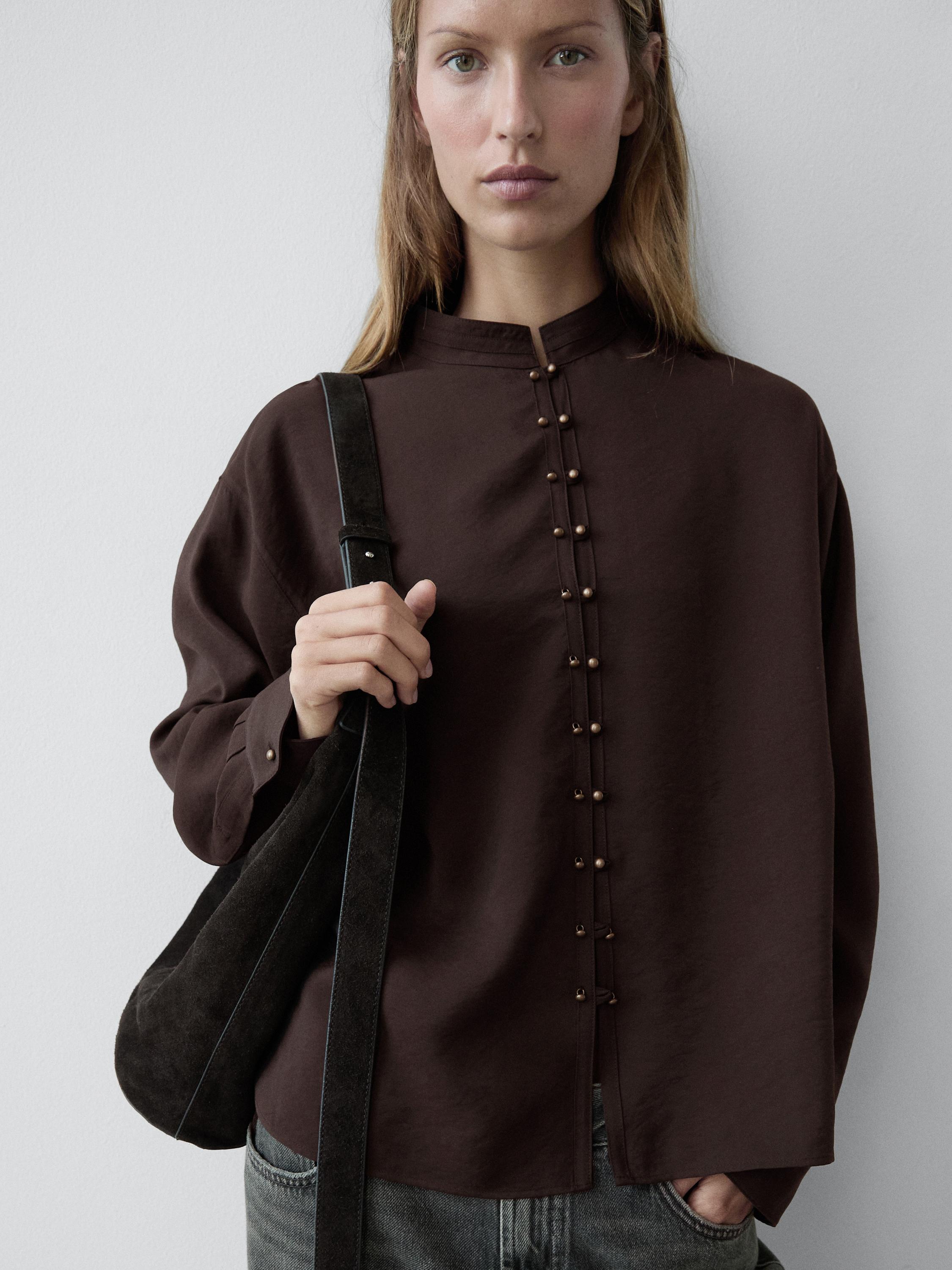 Flowing shirt with button details