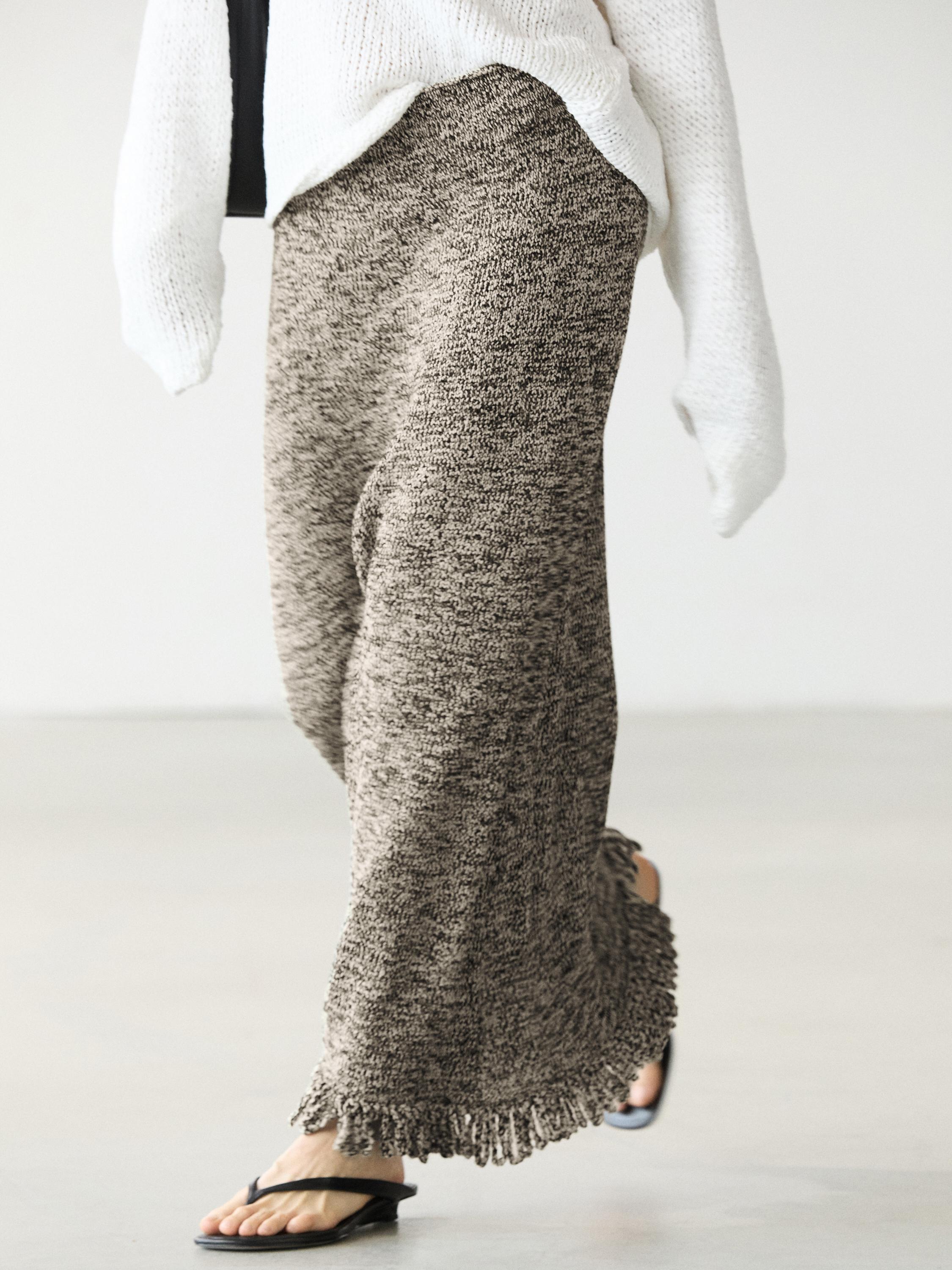 Total look knit skirt with fringing — BLACK