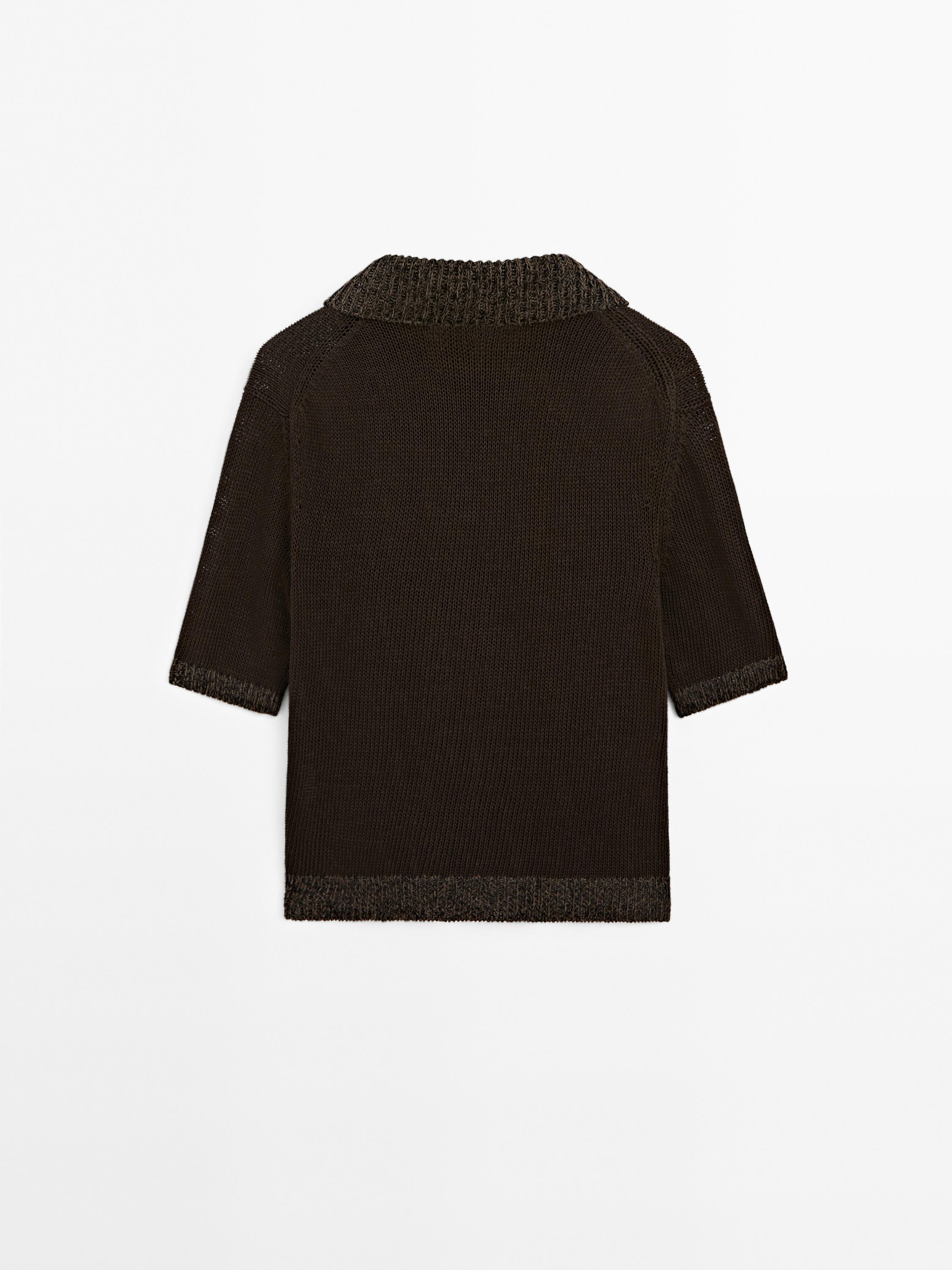 Polo sweater with contrast collar
