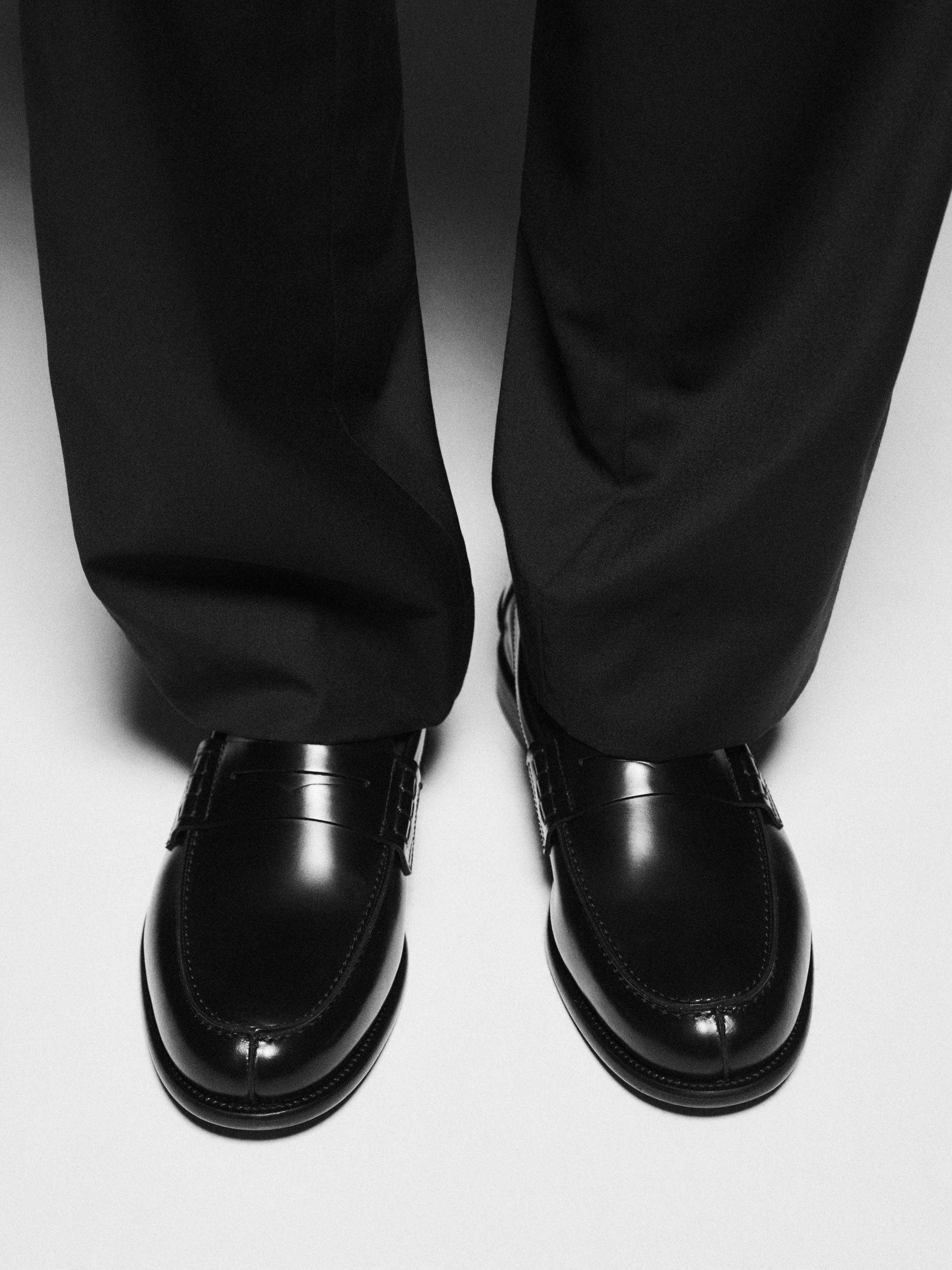 Leather loafers with penny strap — BLACK