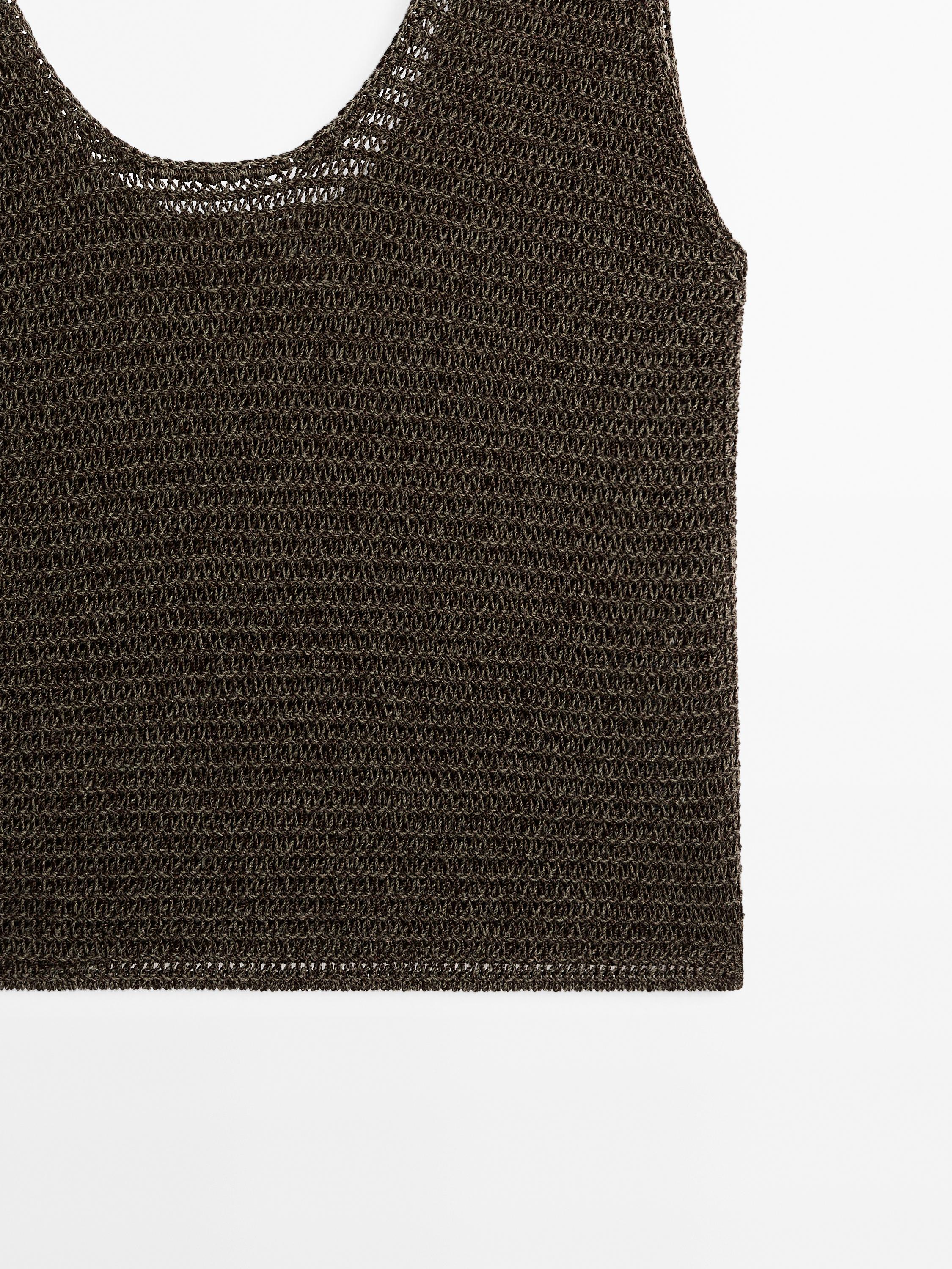 Cotton blend knit top with round neckline