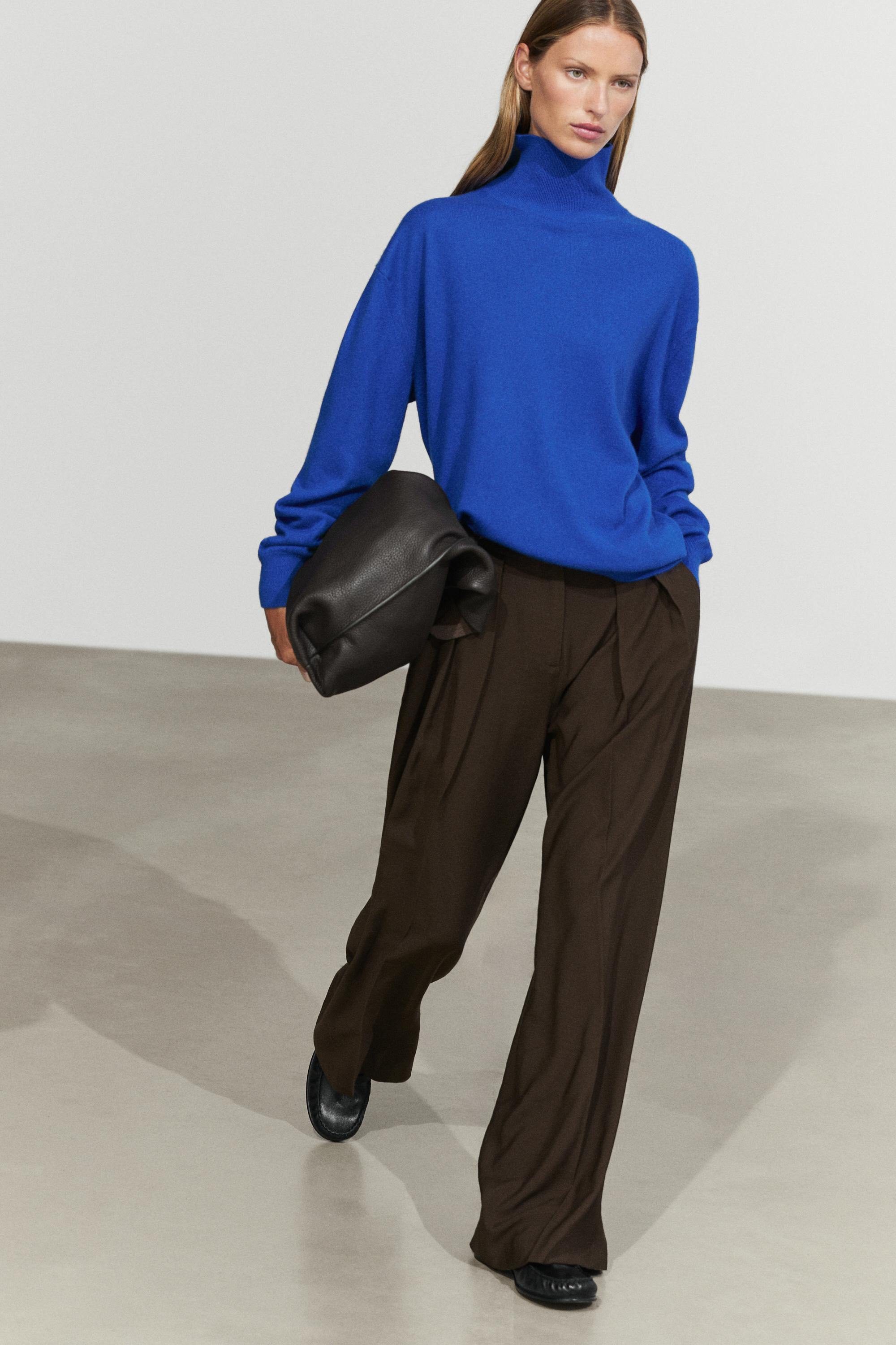 100% cashmere high neck knit sweater