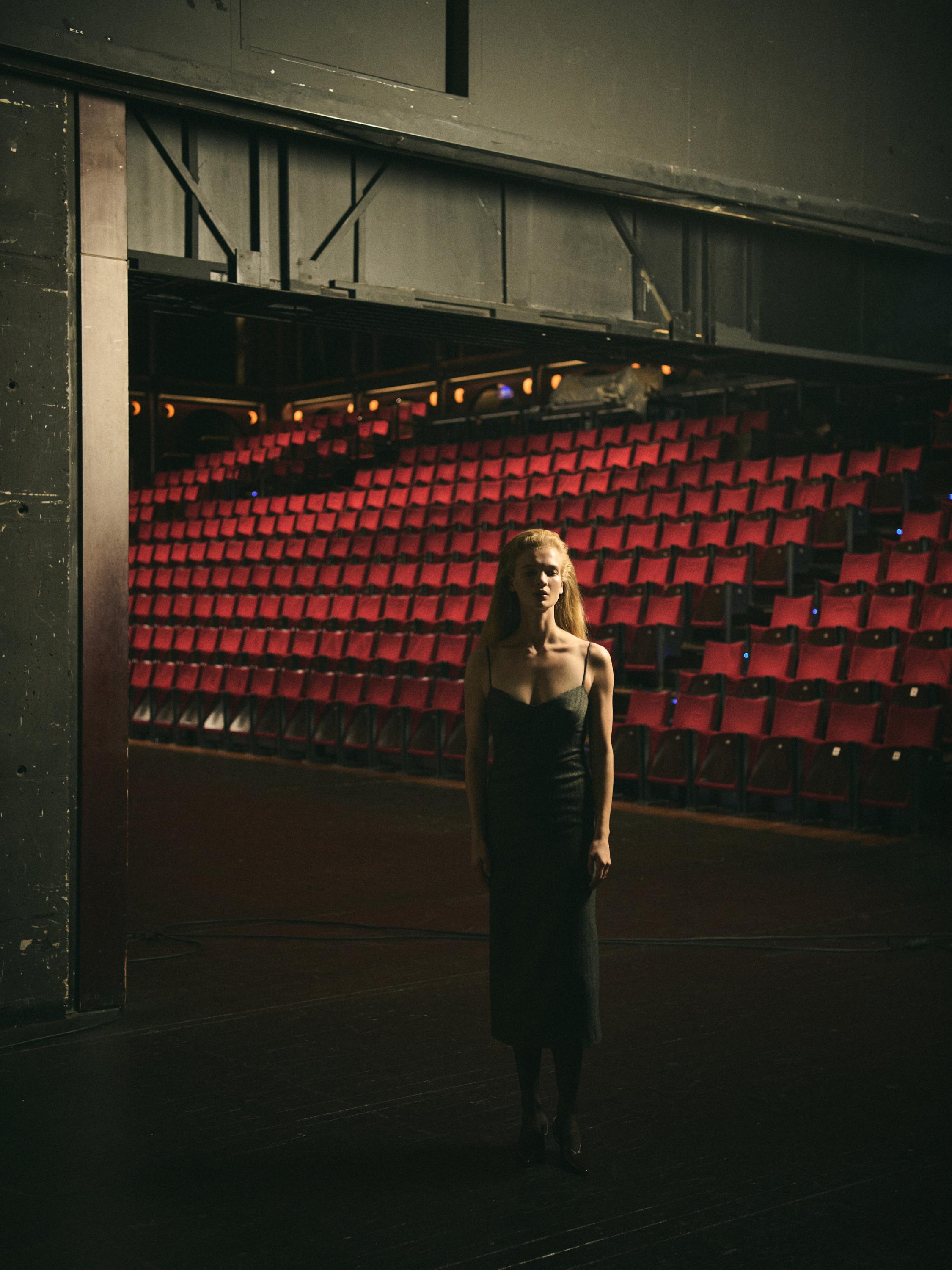 Fustan treçerekësh me rripa