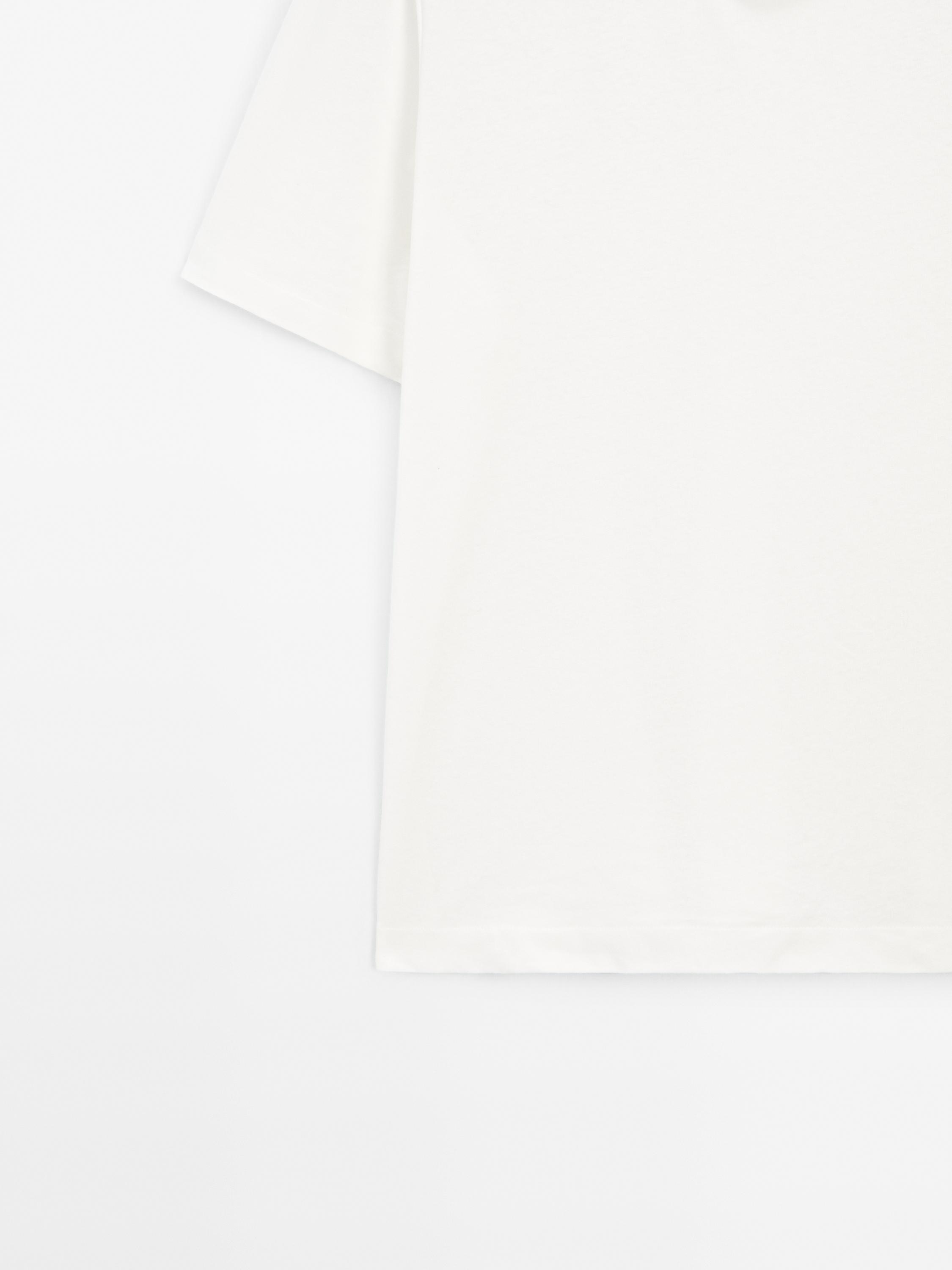 Short-sleeved T-shirt with linen