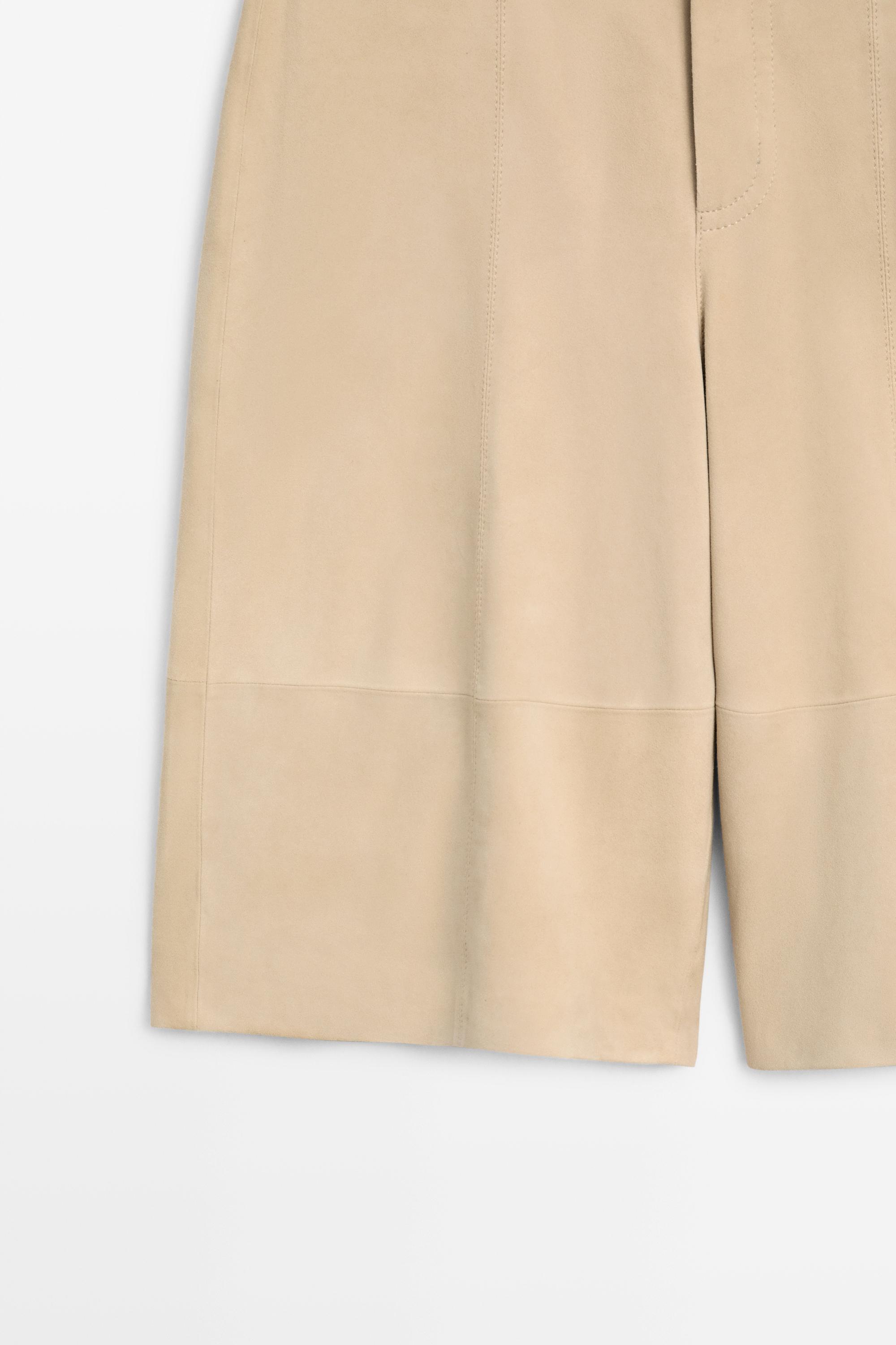 Long suede leather Bermuda shorts — BEIGE