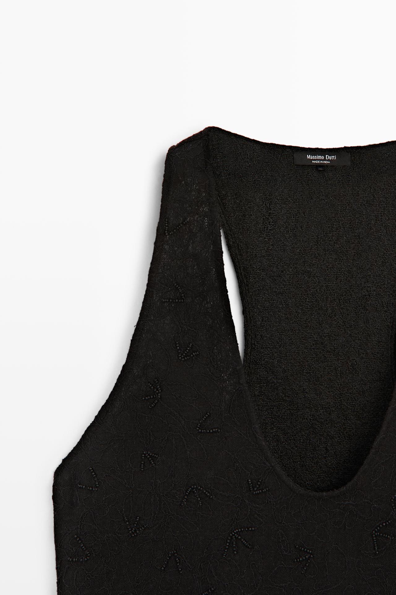 Flowing top with embroidery — BLACK
