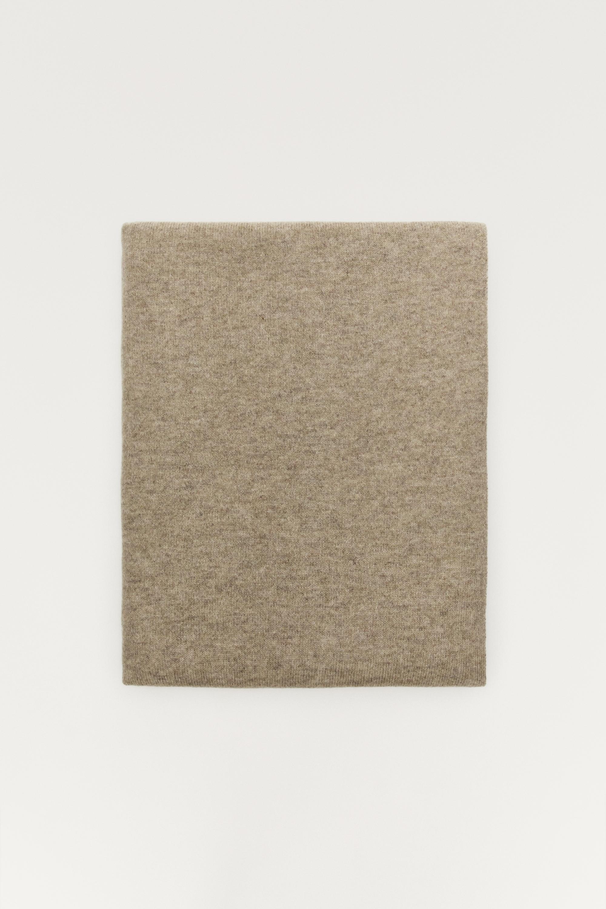 Wool-cashmere blend smooth fine knit scarf