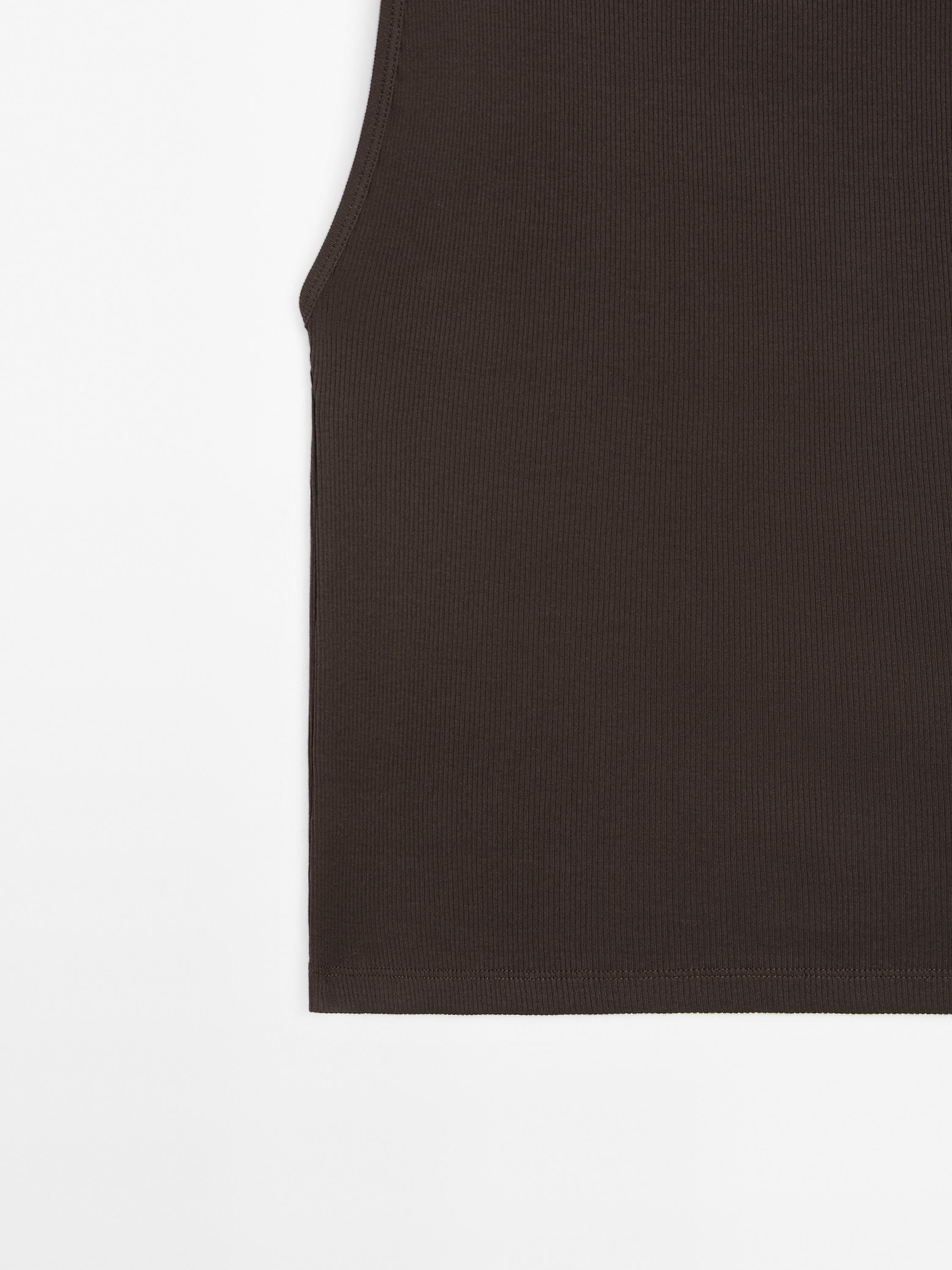 Ribbed knit funnel neck top