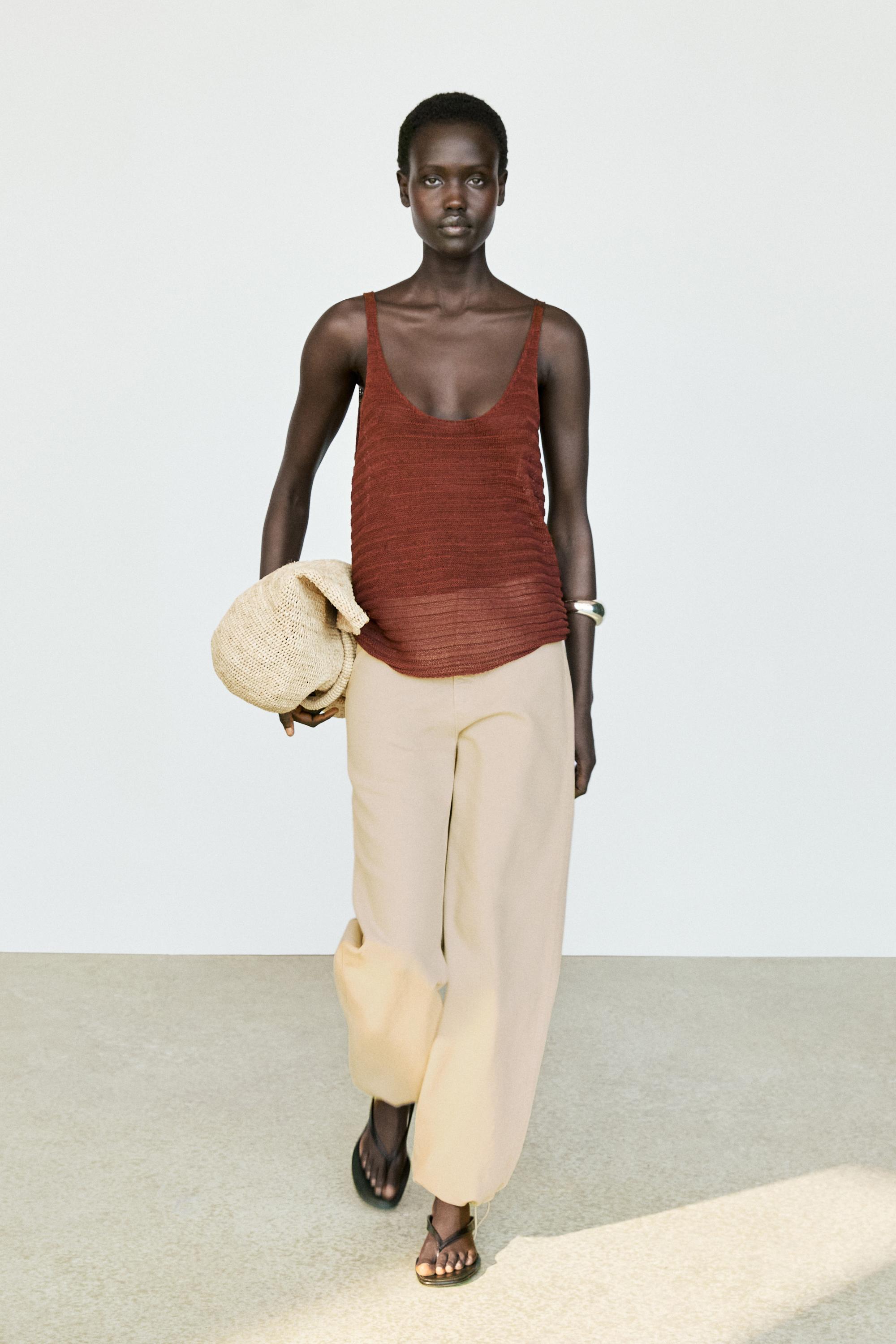 Textured knit strappy top — RUSSET