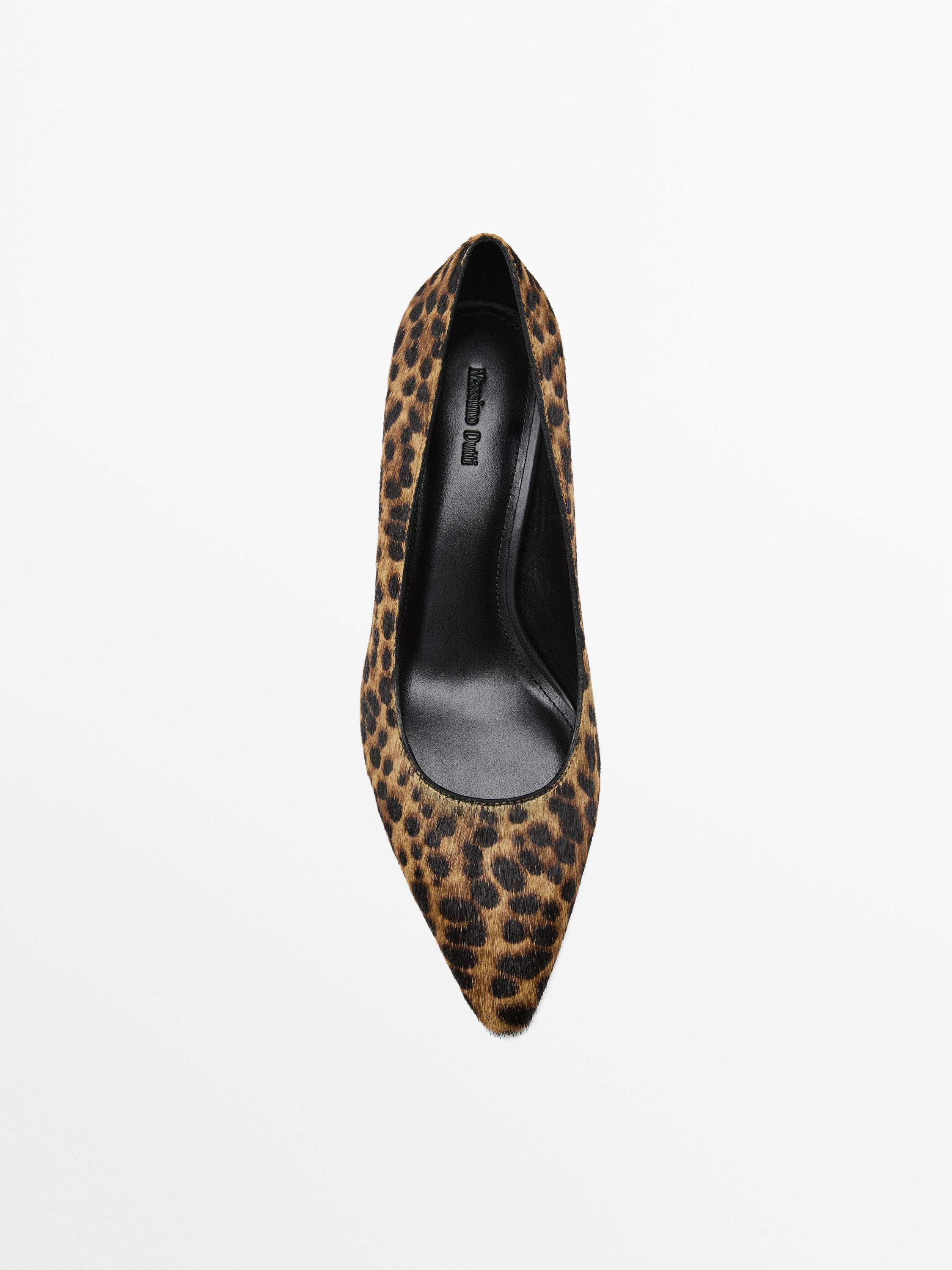 Heeled leopard print shoes