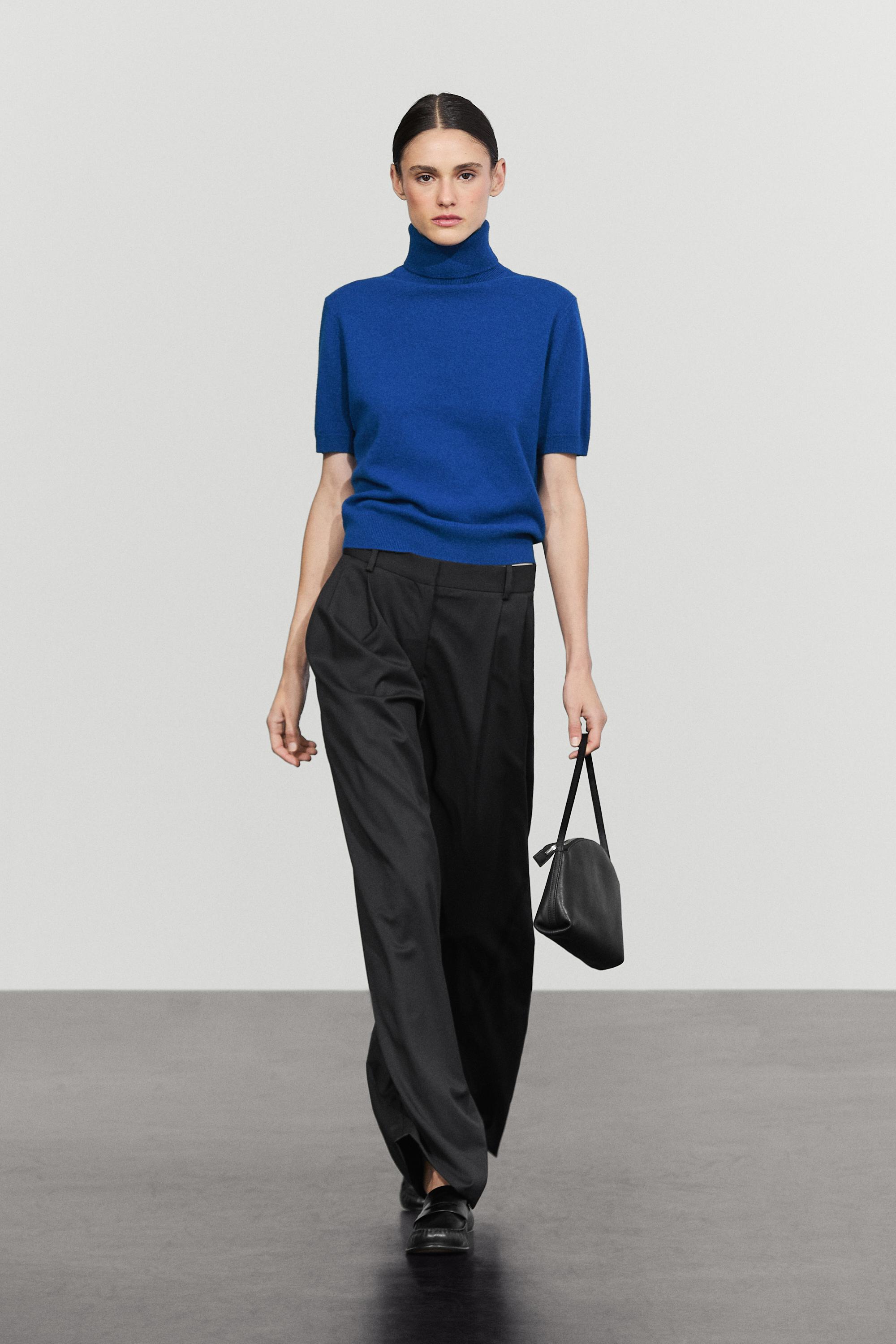 Pleated extra fine wool trousers