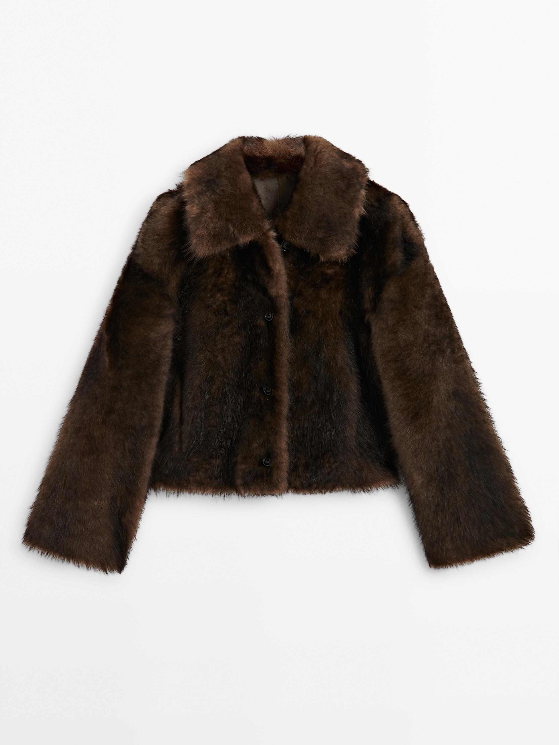 Short leather coat with fur — BROWN