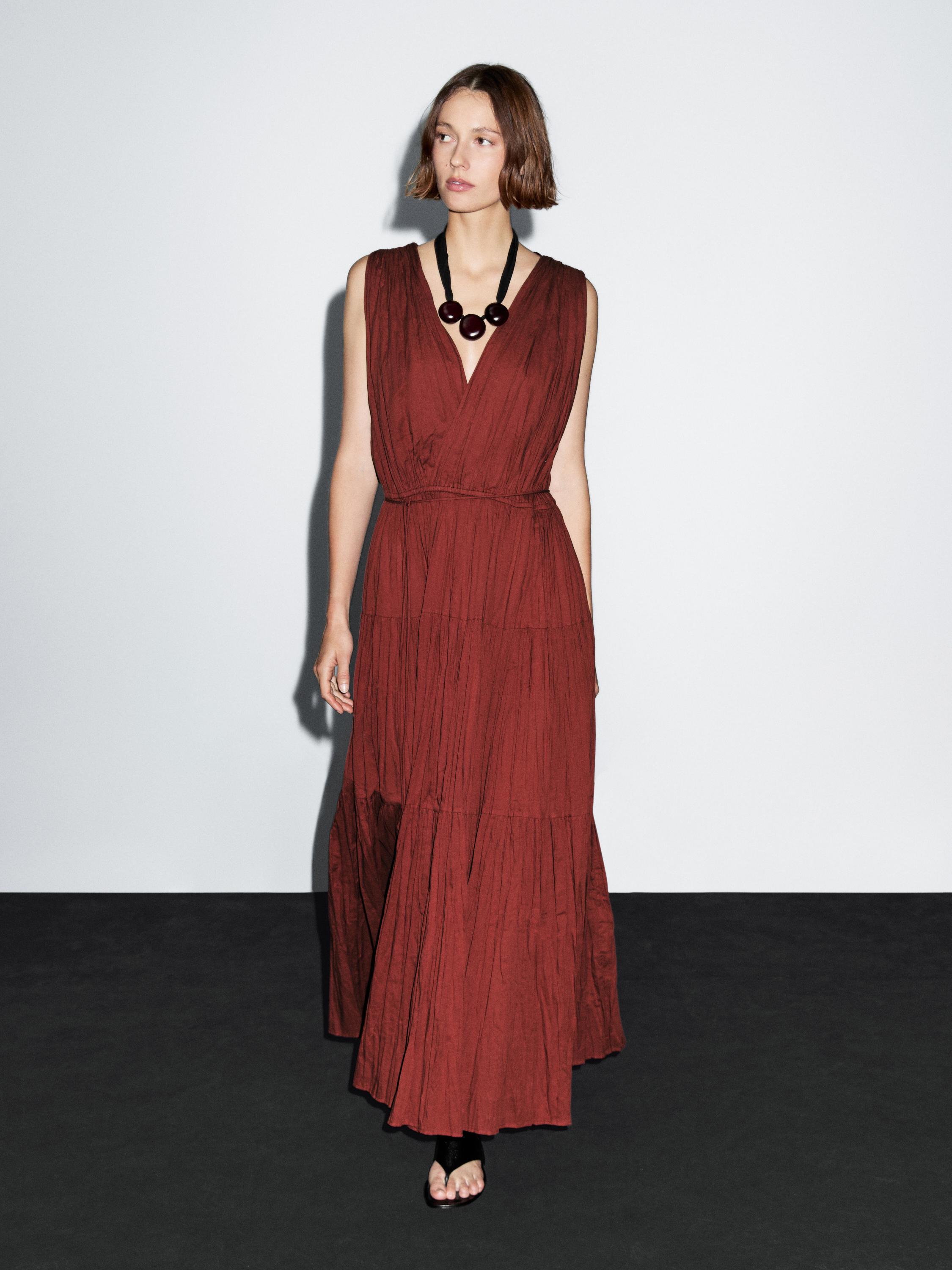 Dlhé plisované šaty zo 100 % bavlny