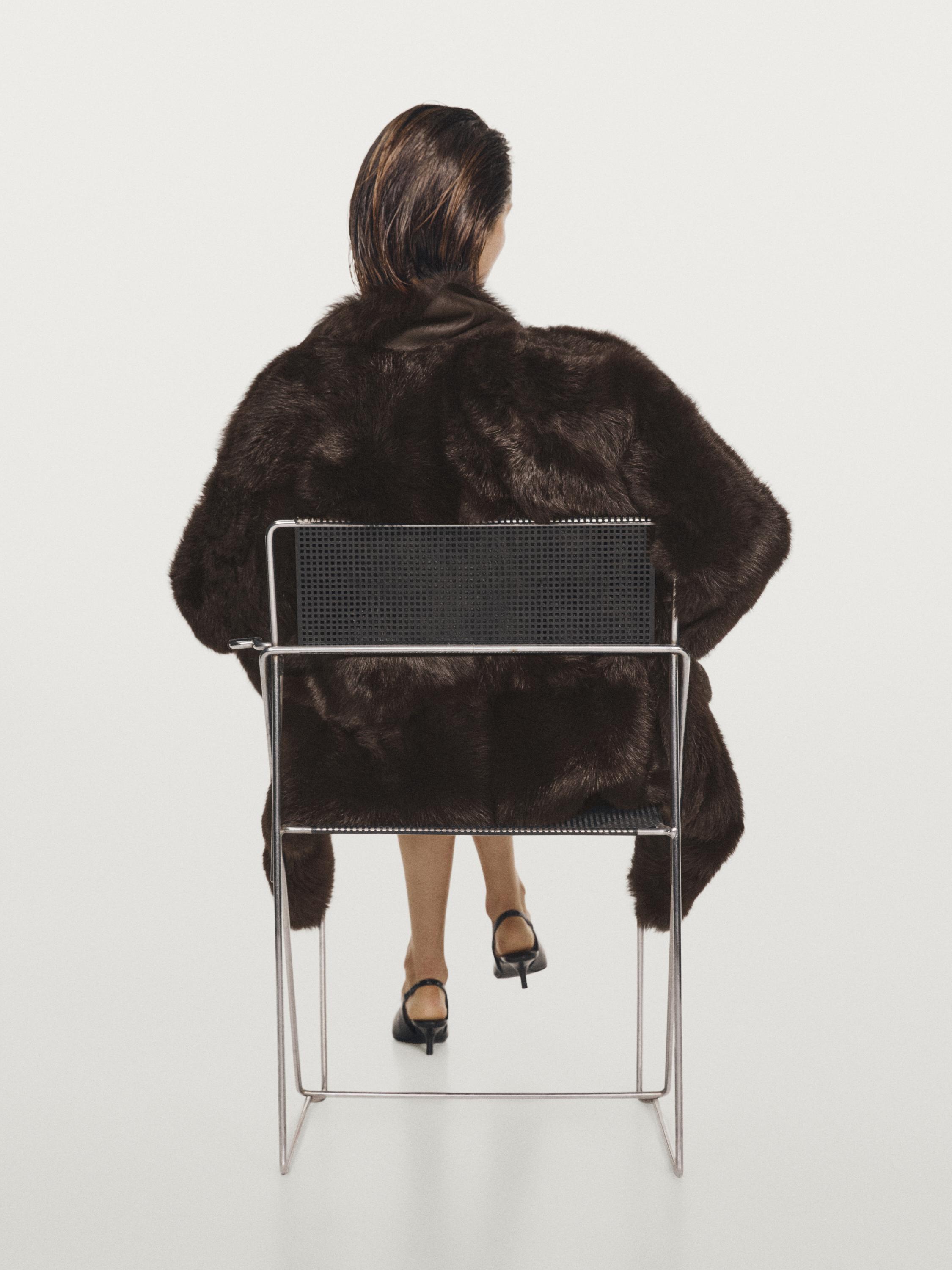 Short leather coat with fur — BROWN