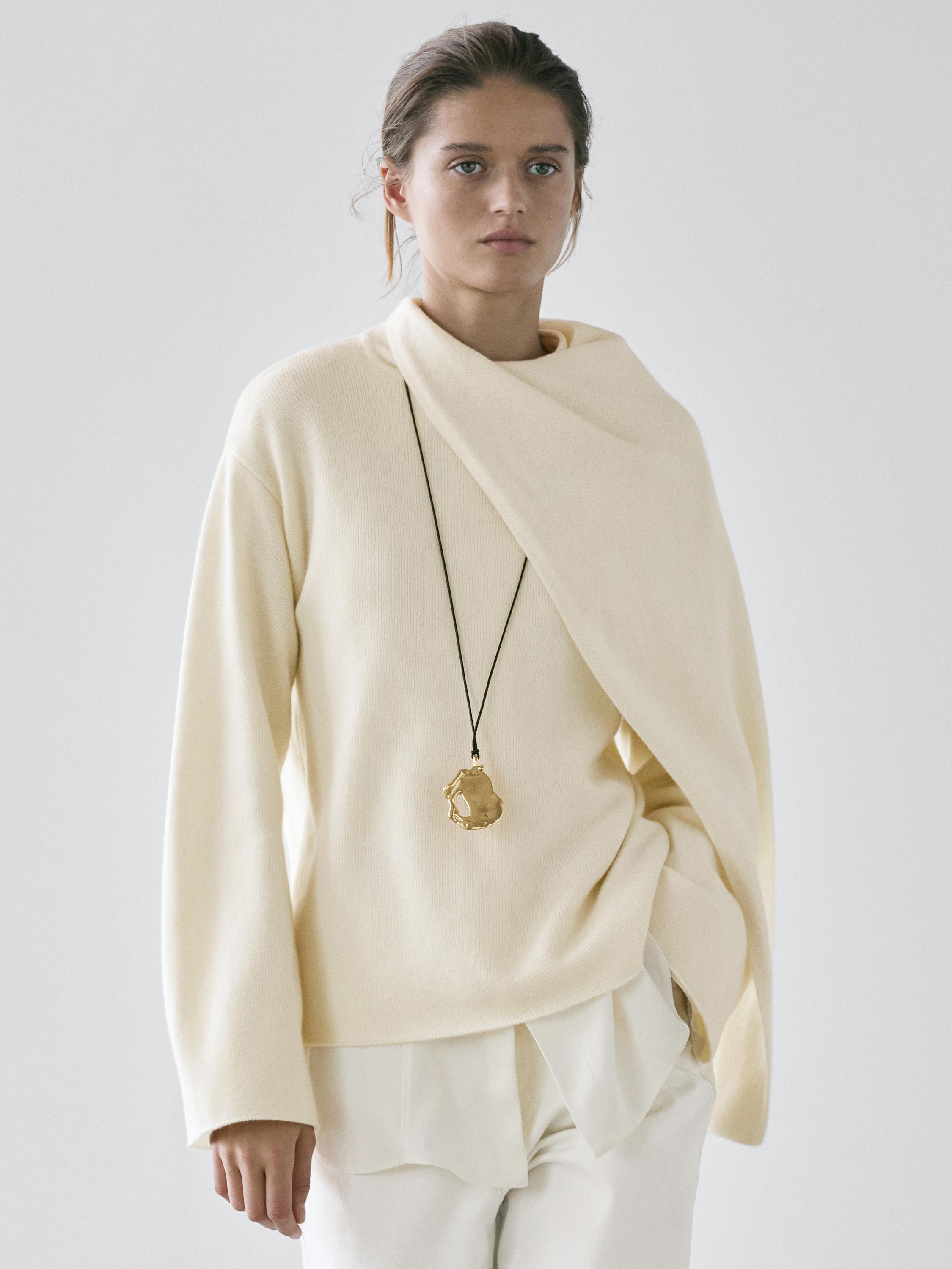 100% wool knit sweater with scarf