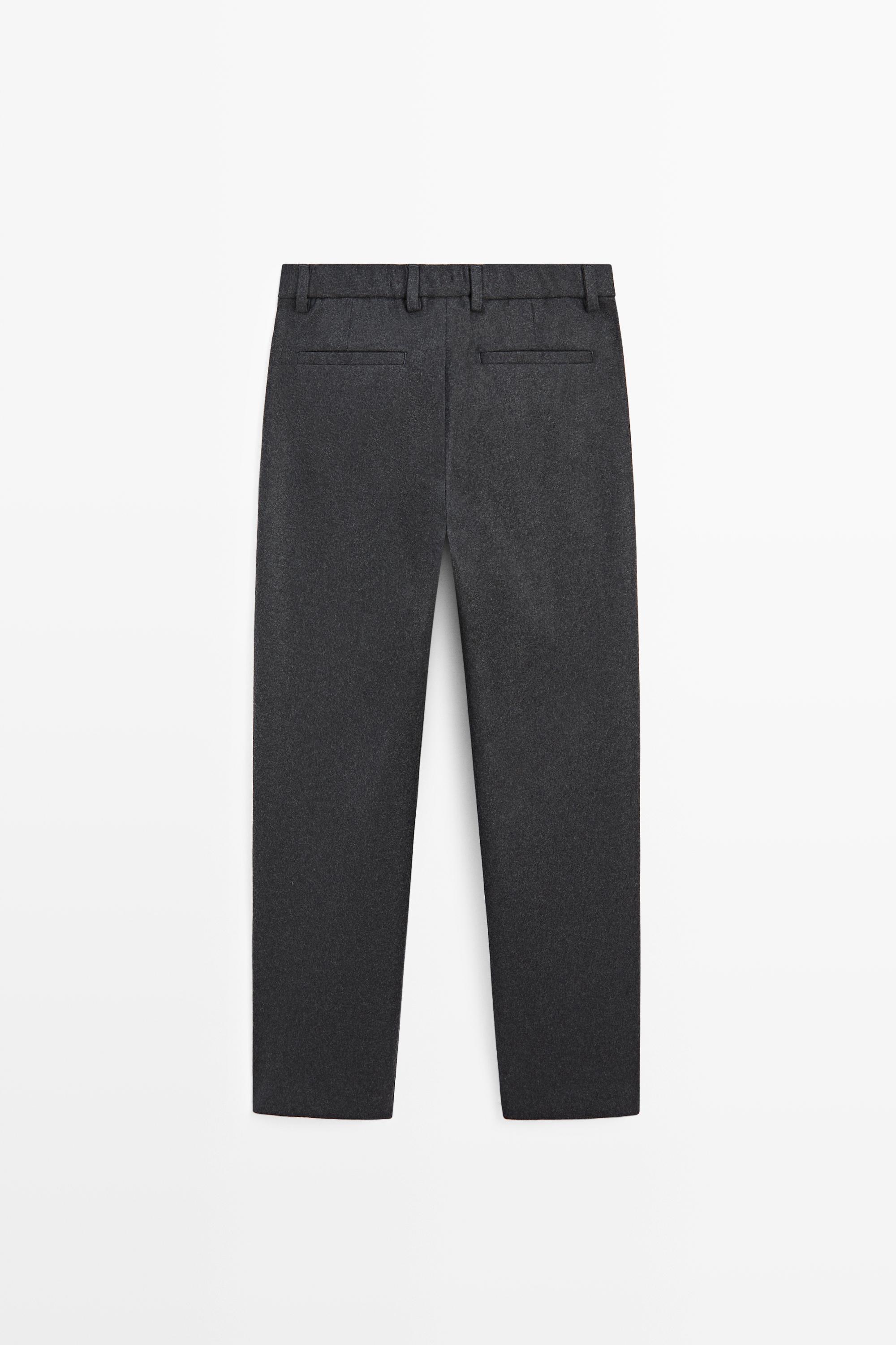 Hose aus reiner Wolle im Total Look