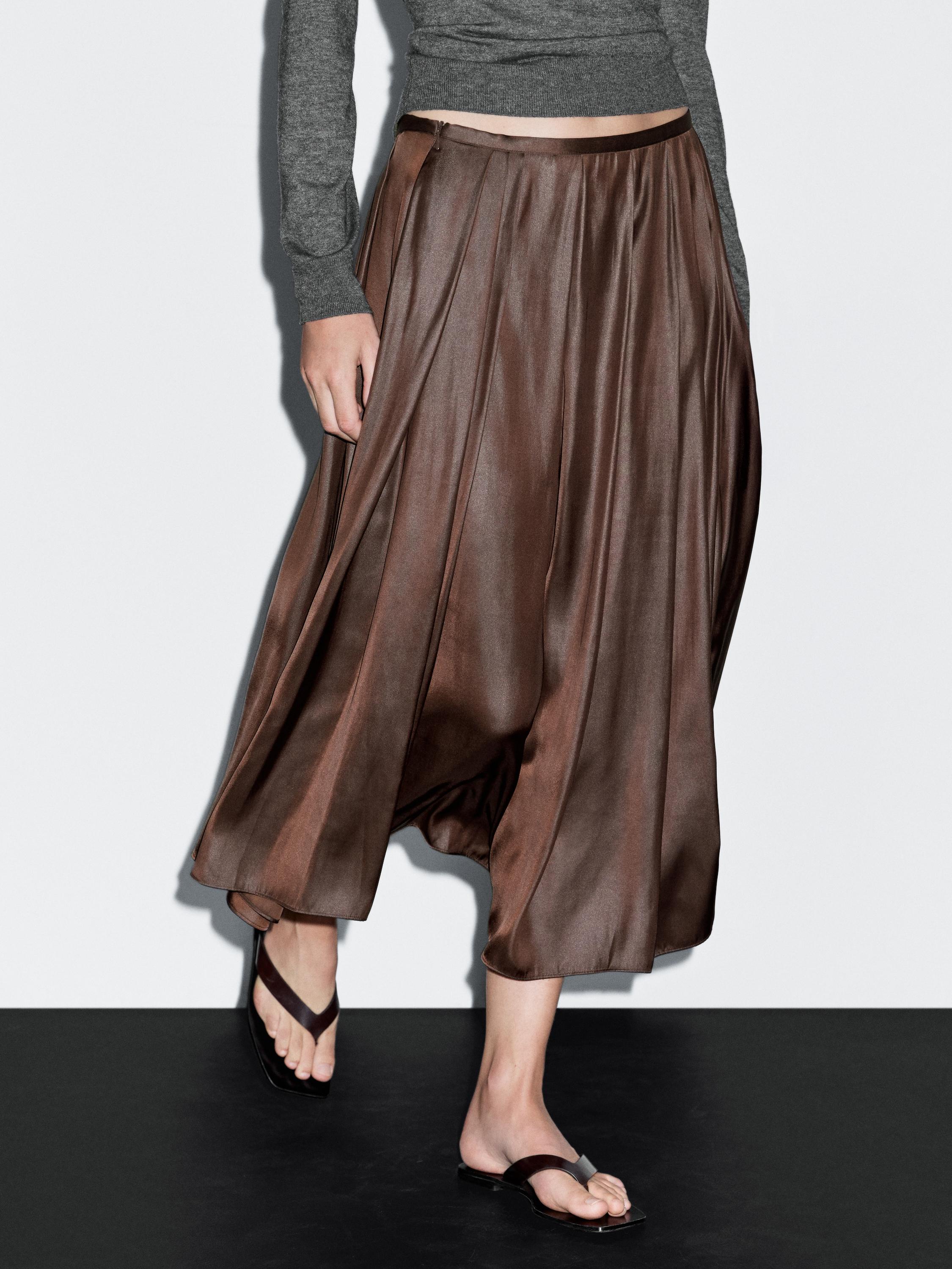 Pleated midi skirt