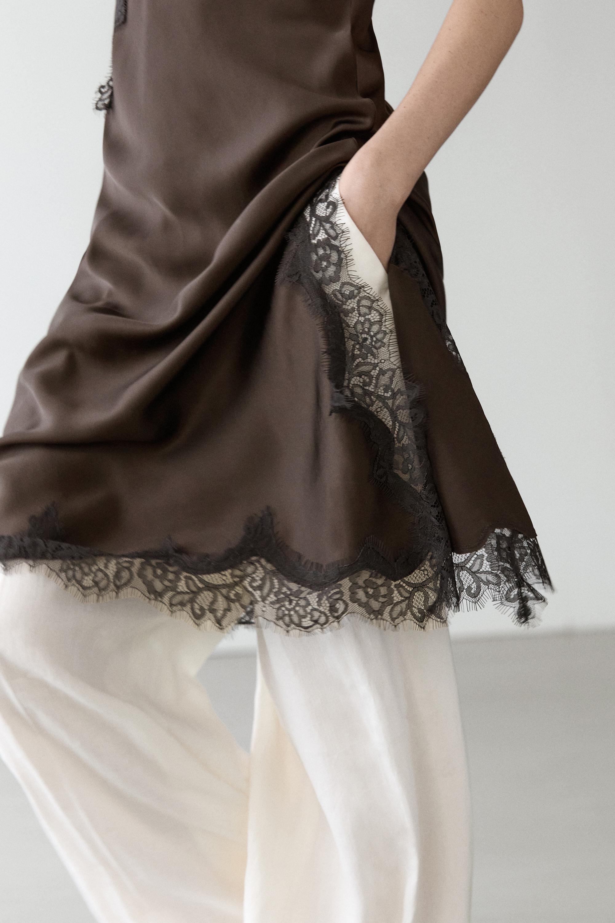 Camisole dress with lace detail — Chocolate