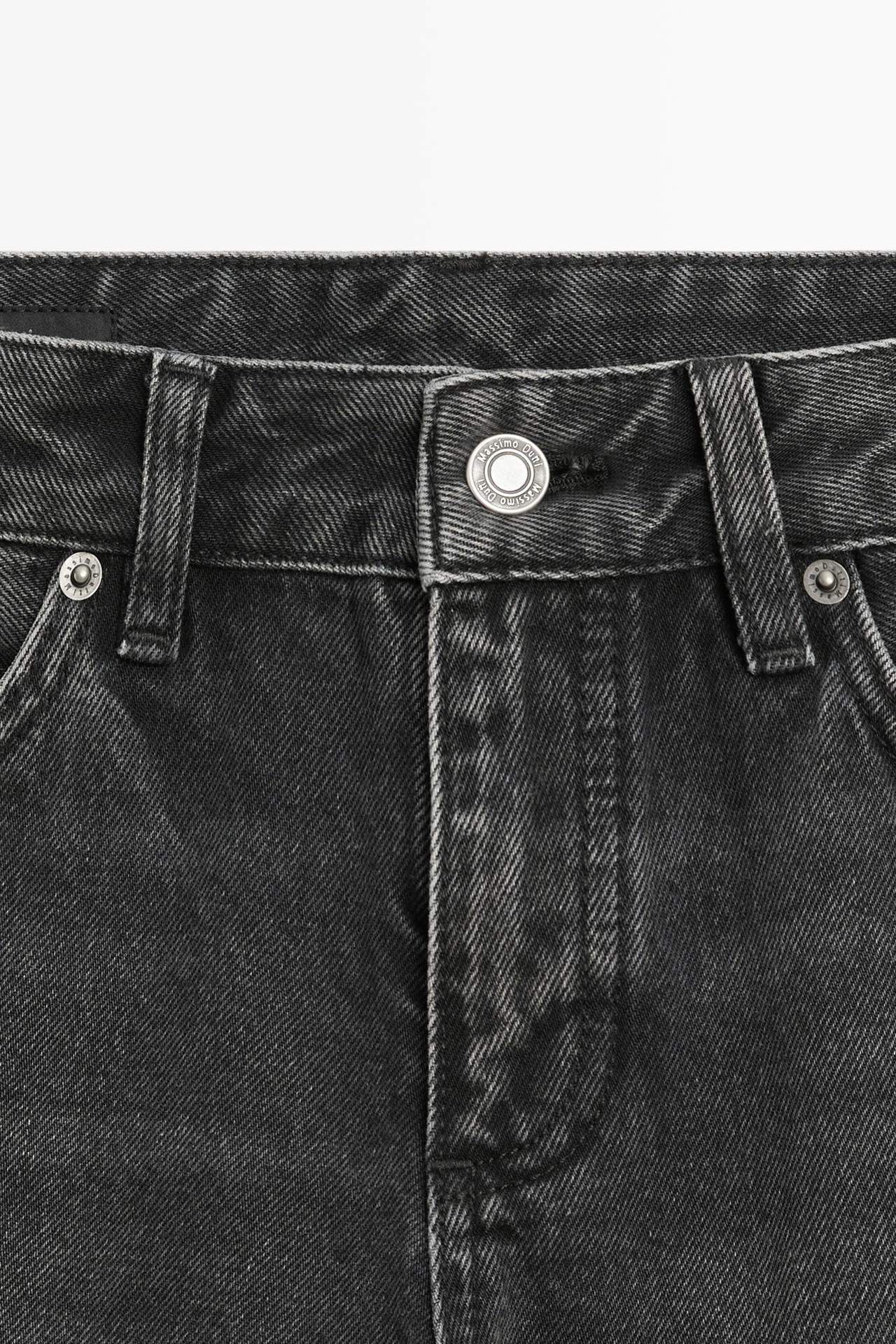 Low-rise straight-leg jeans — BLACK
