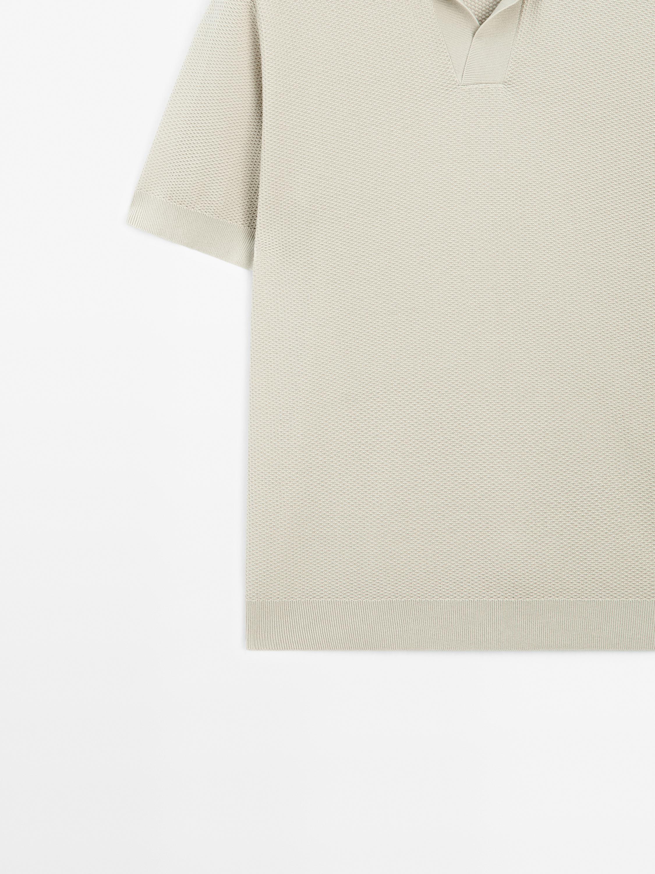 Textured knit short sleeve polo shirt