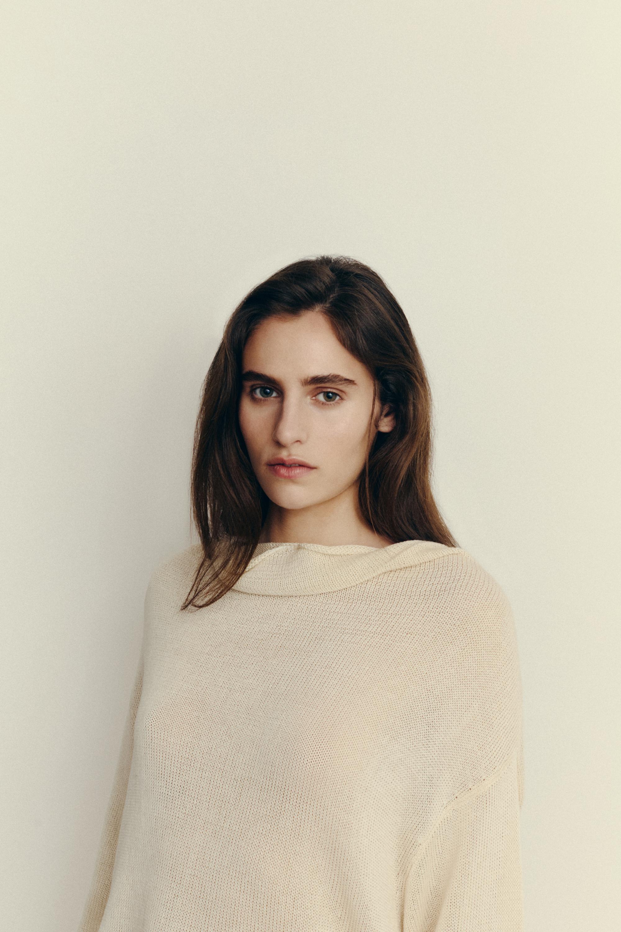 100% cotton knit sweater with back ties — BEIGE