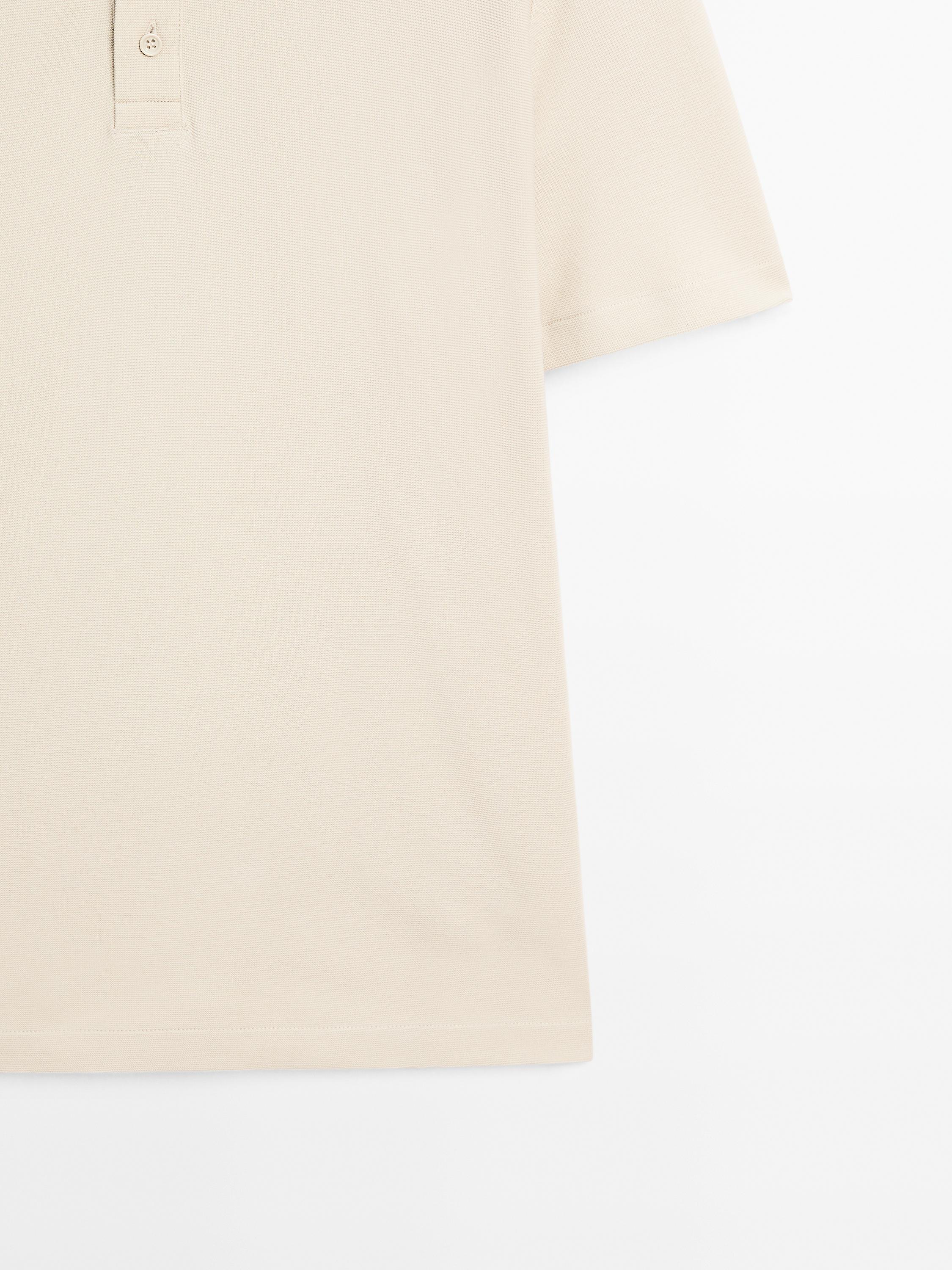 Textured short sleeve polo shirt