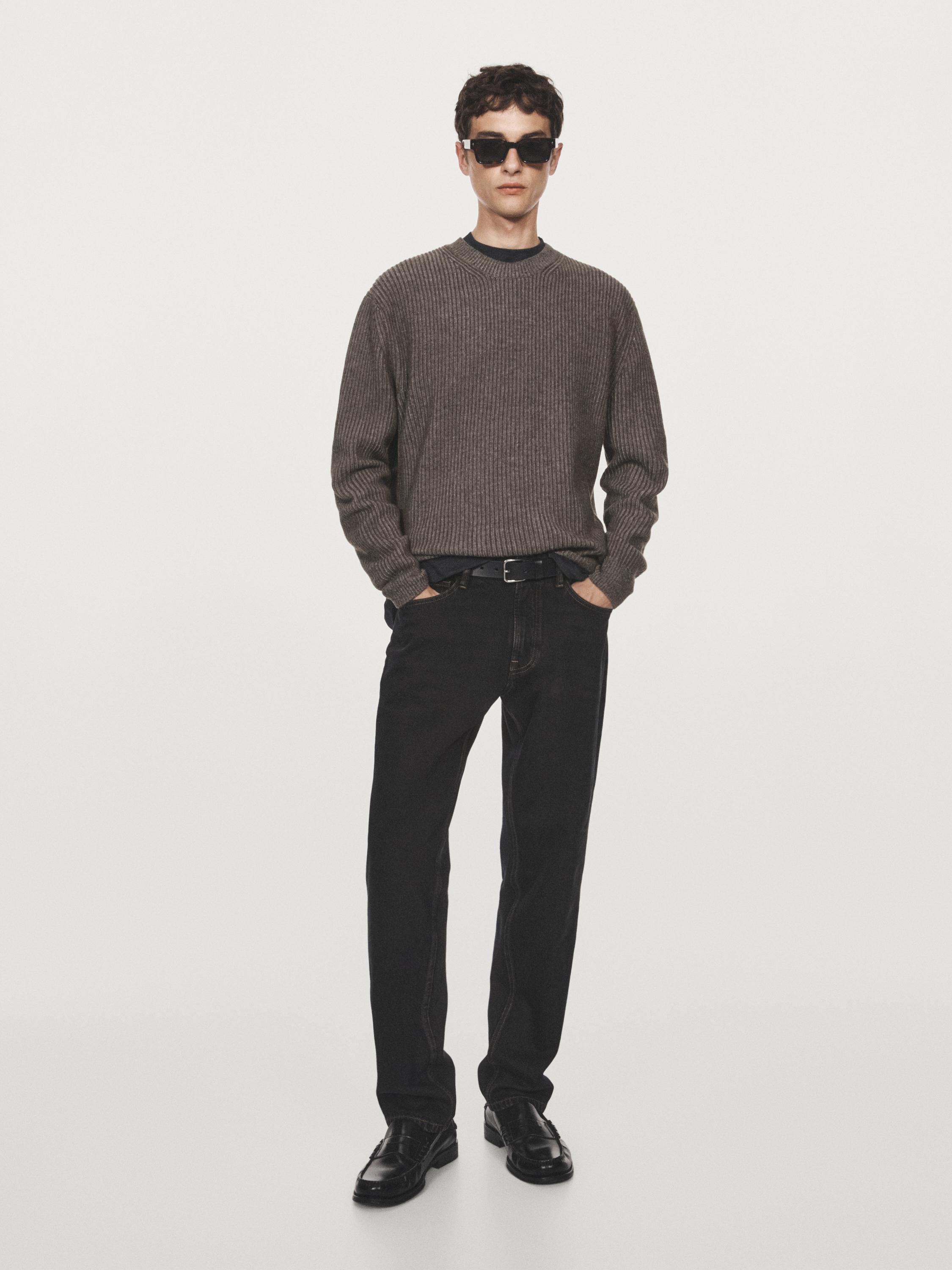 Genser i ullblanding og med rund hals