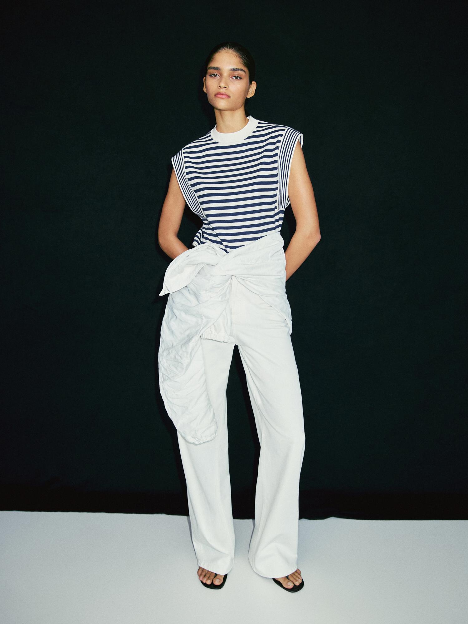 Striped round neck waistcoat
