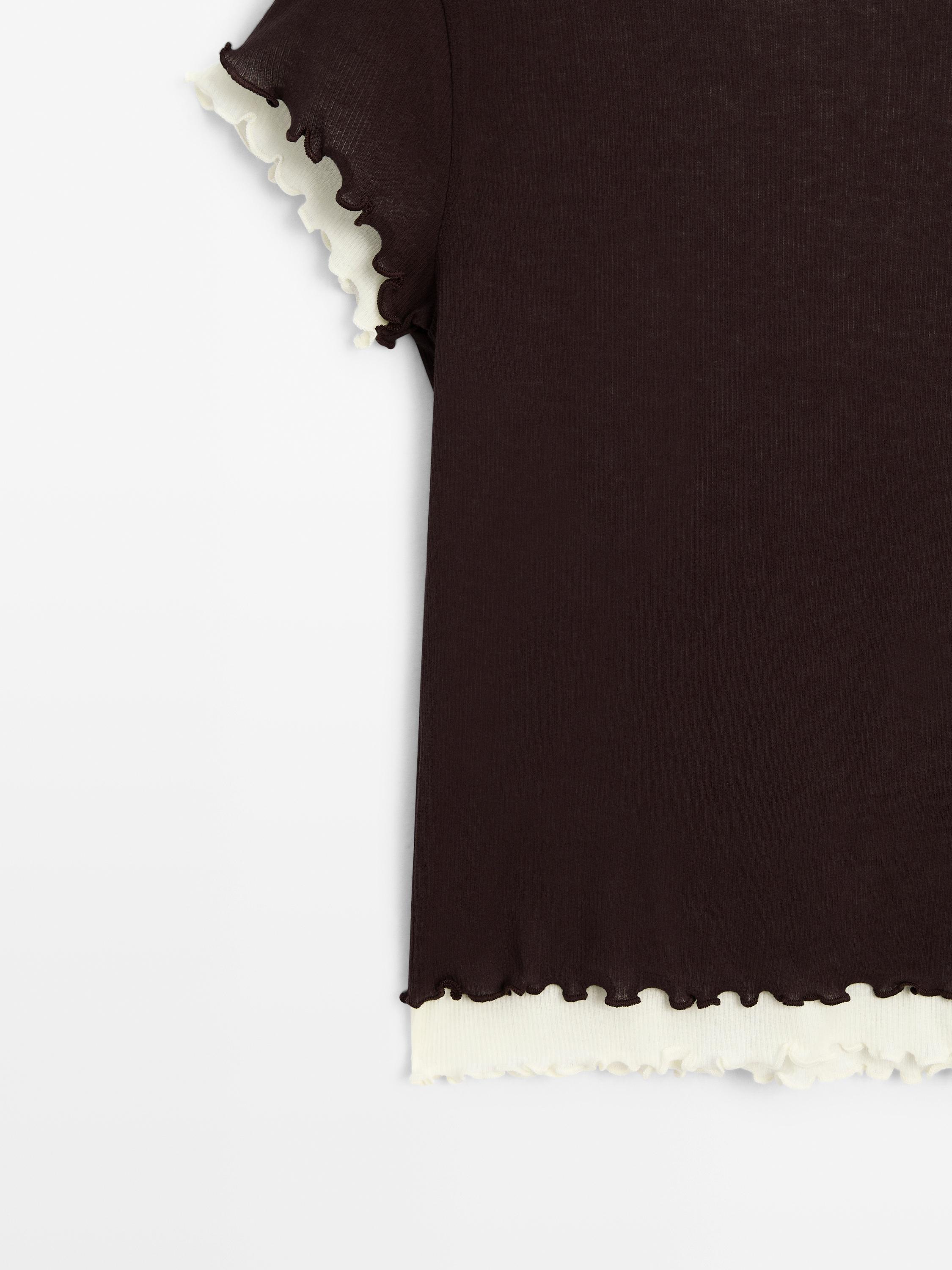 Double-layer T-shirt with wavy ribbed detail