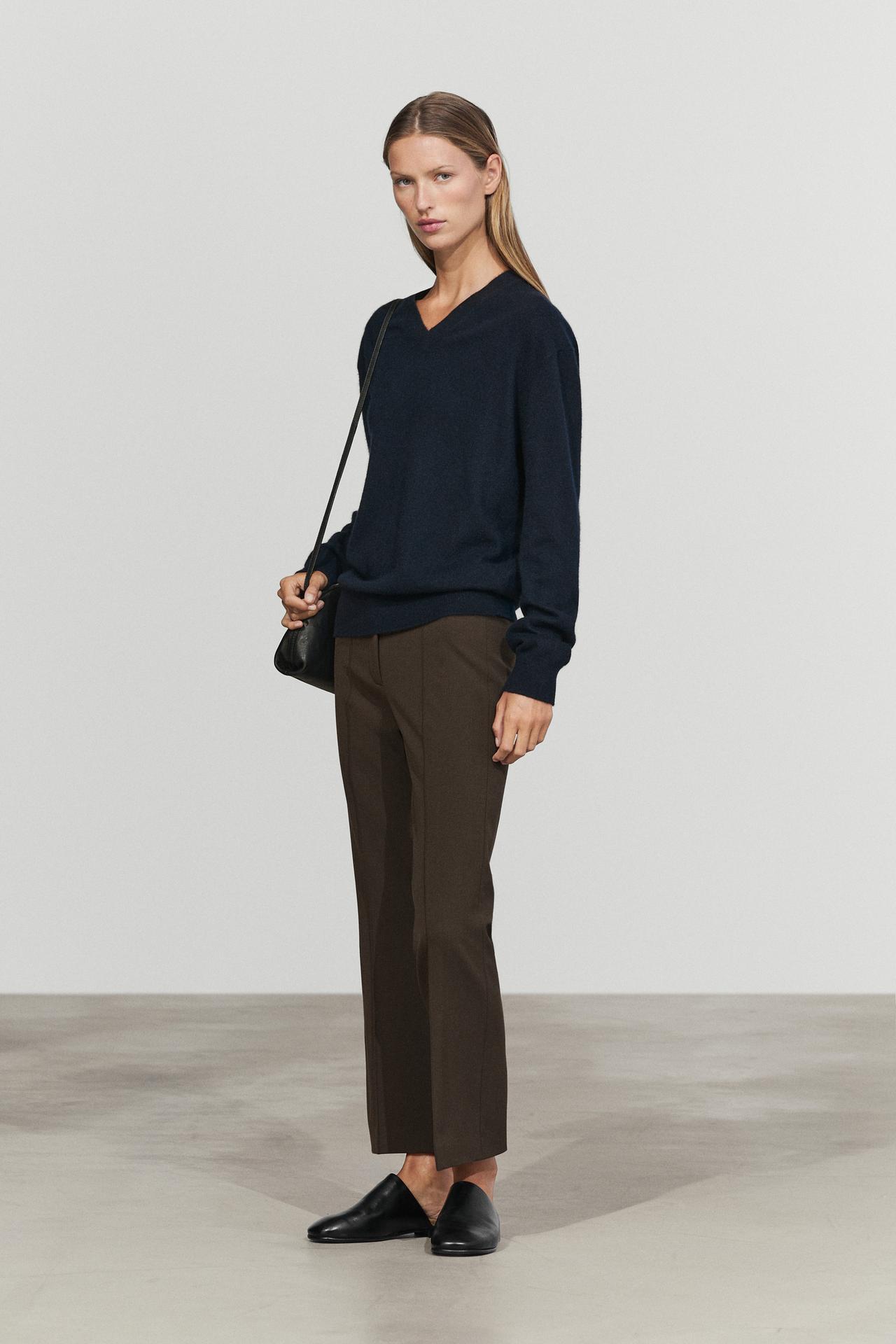 100% cashmere knit sweater — DEEP BLUE