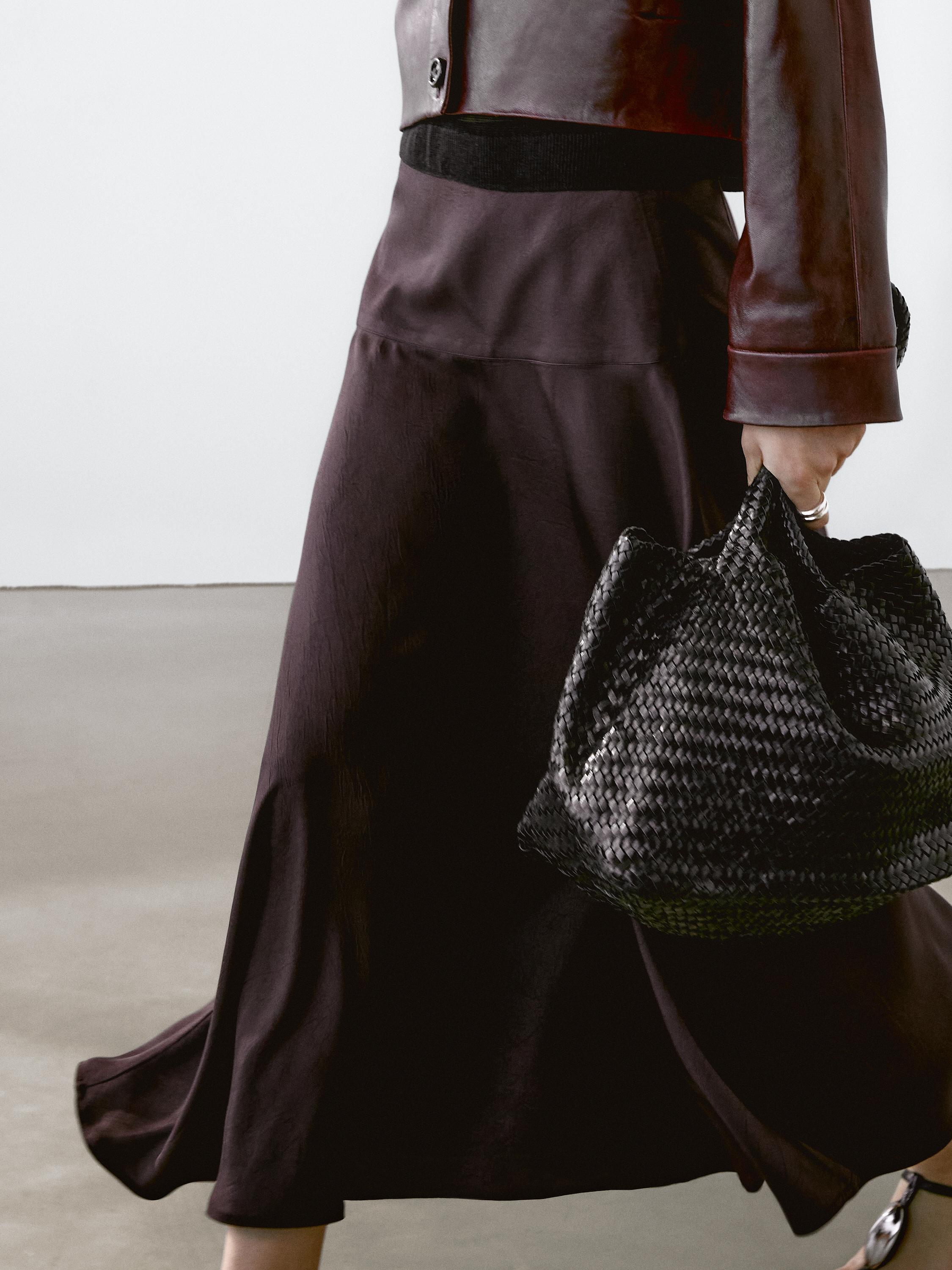 Jupe midi satinée avec empiècement